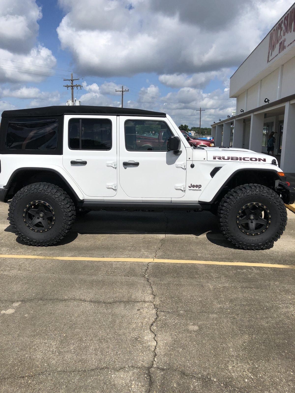 Jeep Wrangler JL JL Rubicon Bright White Owners Please Post Pics w/ Aftermarket wheels & Tires FF8C8C2E-2B44-4C60-9A0E-252EDCC20726
