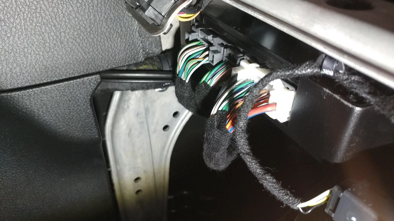 Jeep Wrangler JL Adding an Aftermarket Amp(s) Premium Am