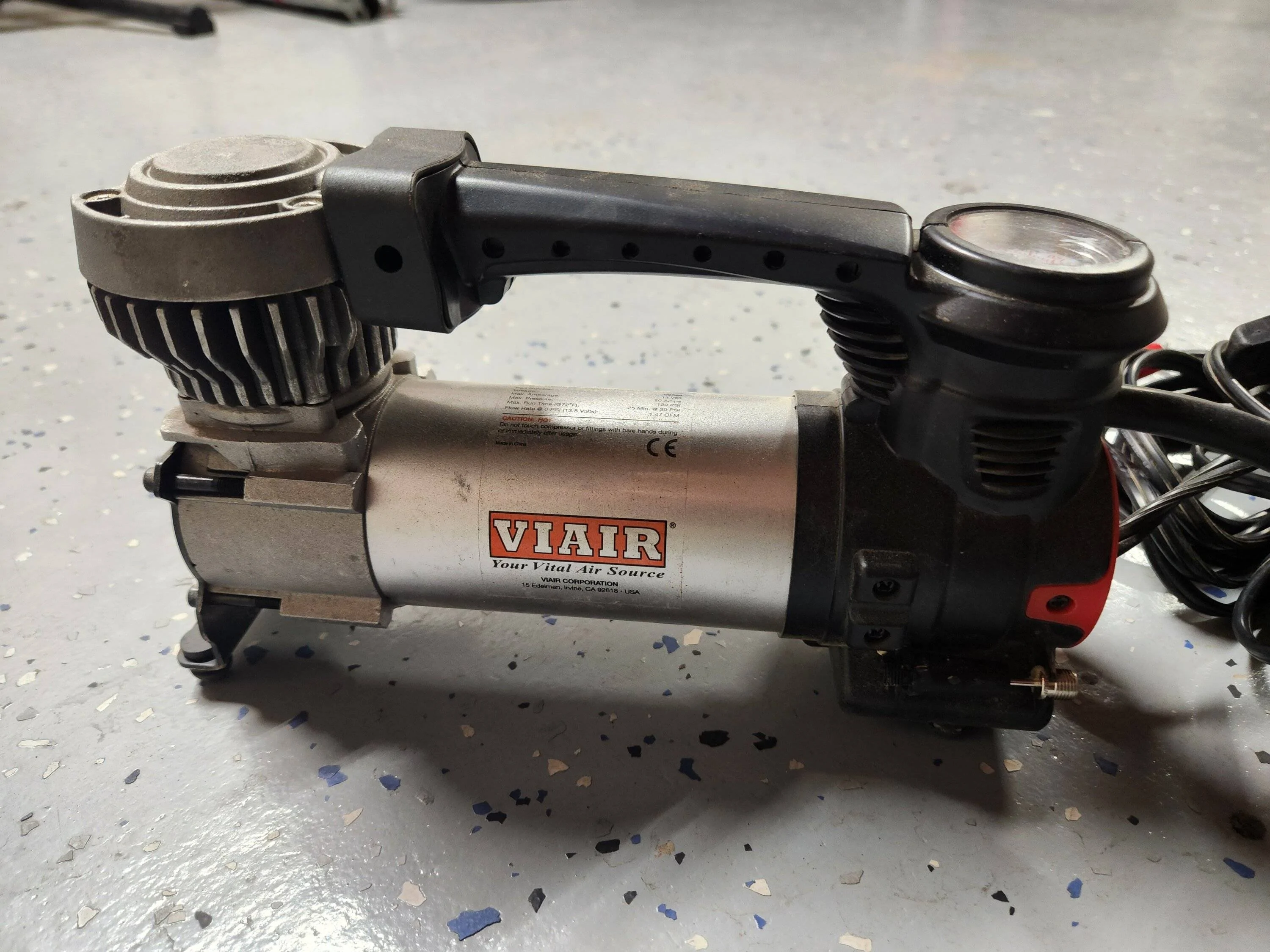 Jeep Wrangler JL Like new Viair 88p compressor ($60) 20230909_202516