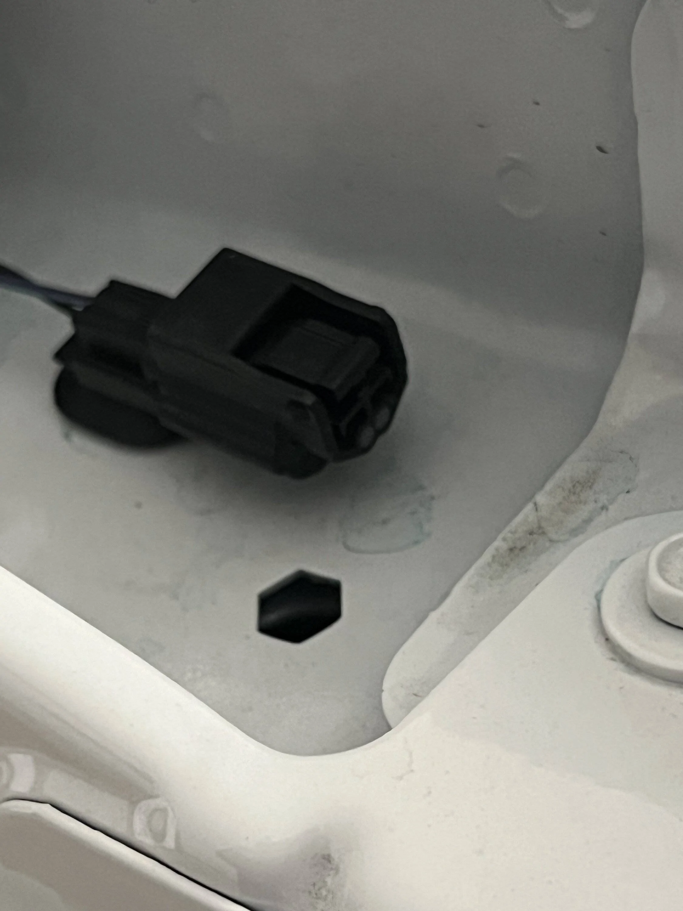 Jeep Wrangler JL Help with Identifying this plug IMG_5674