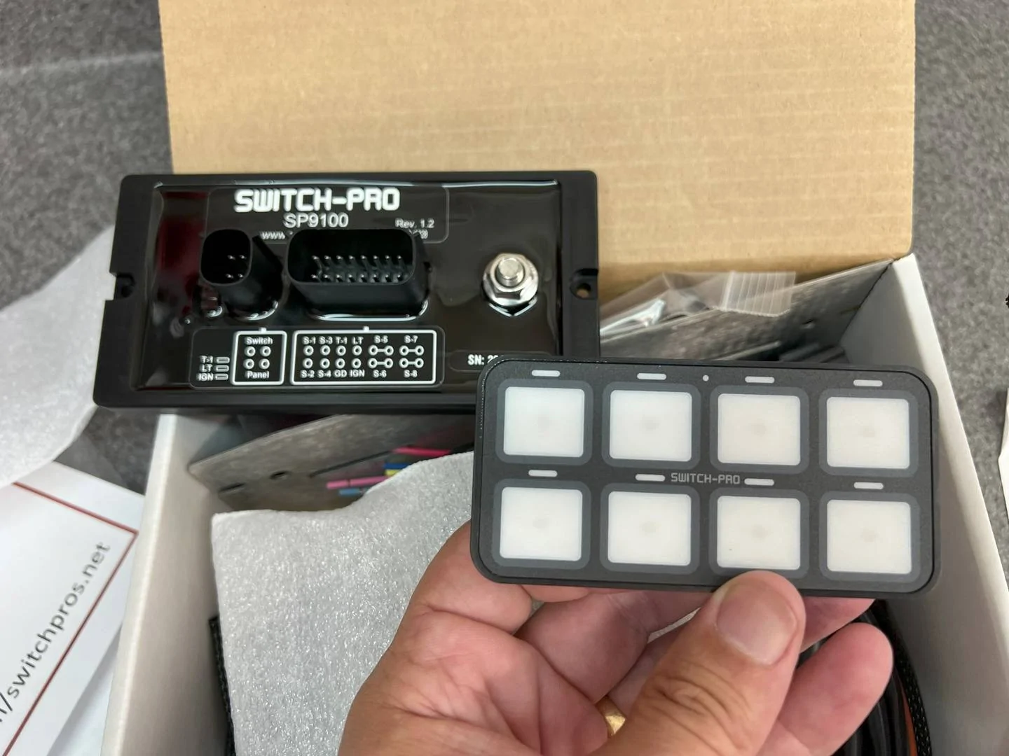 Jeep Wrangler JL Switch Pros 9100 New in Box IMG_0512 conv