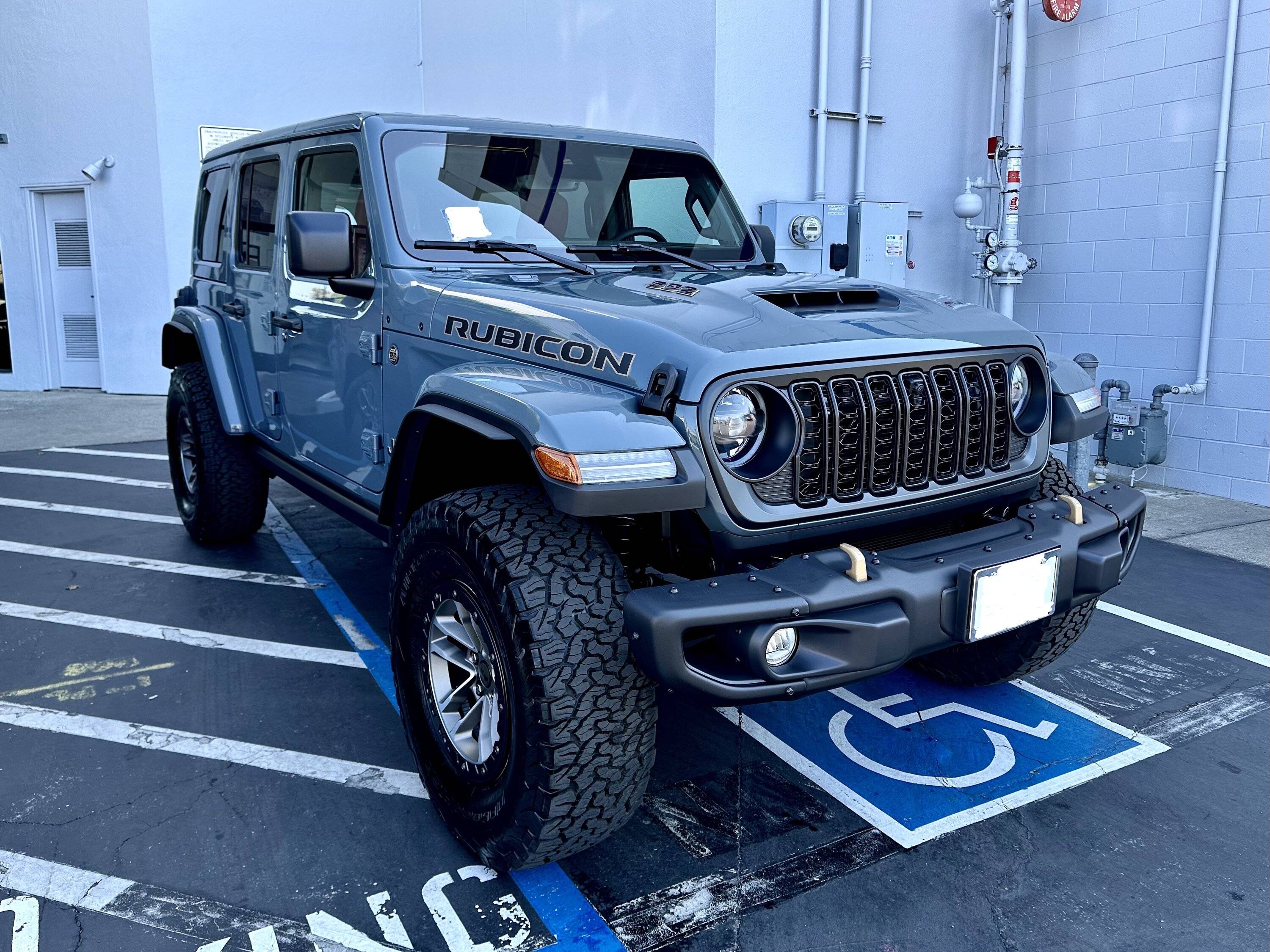 Jeep Wrangler JL Has anyone ordered the Mopar Performance Black Grille? FullSizeRender