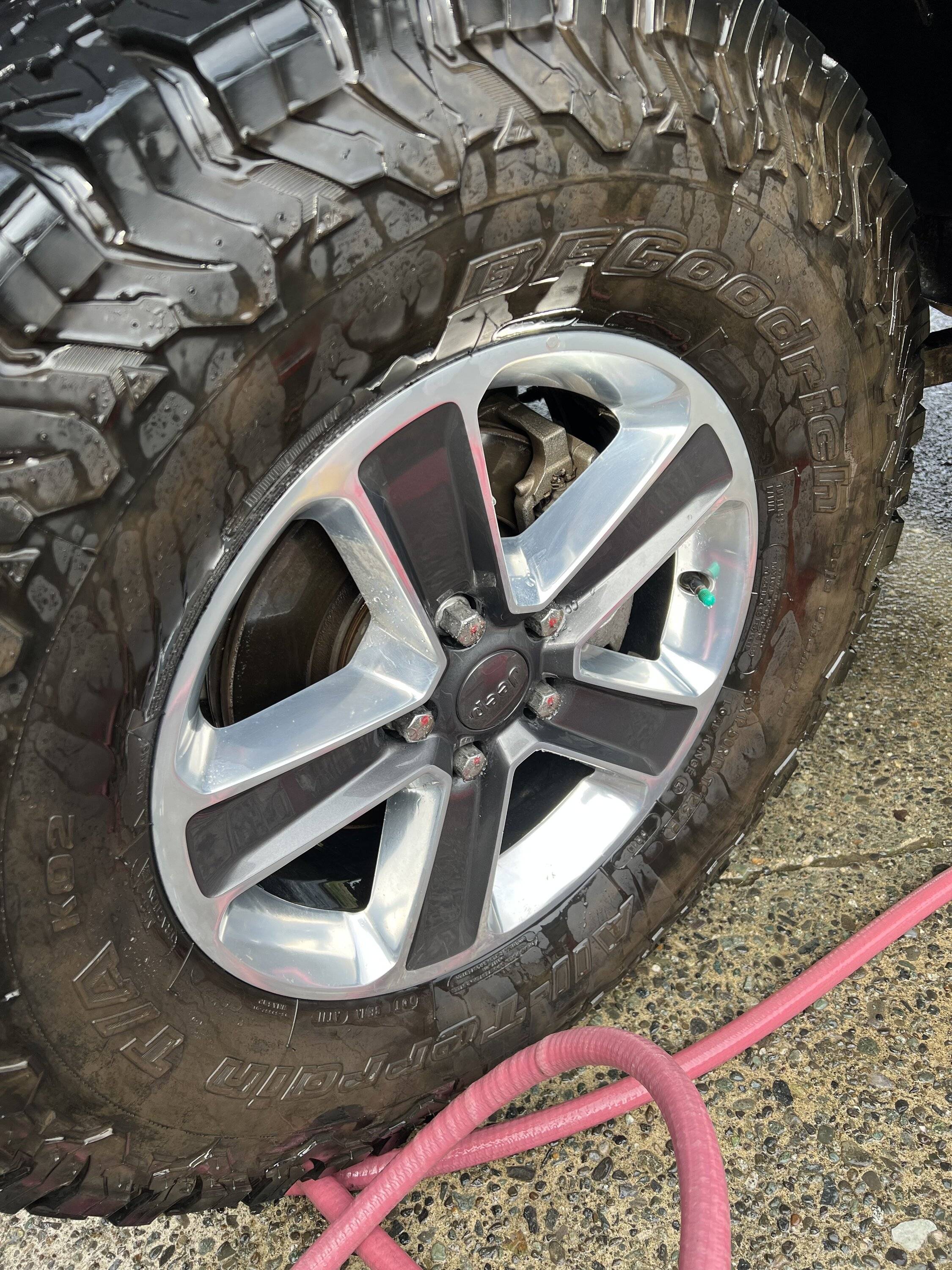 Jeep Wrangler JL Clean tires help IMG_8099