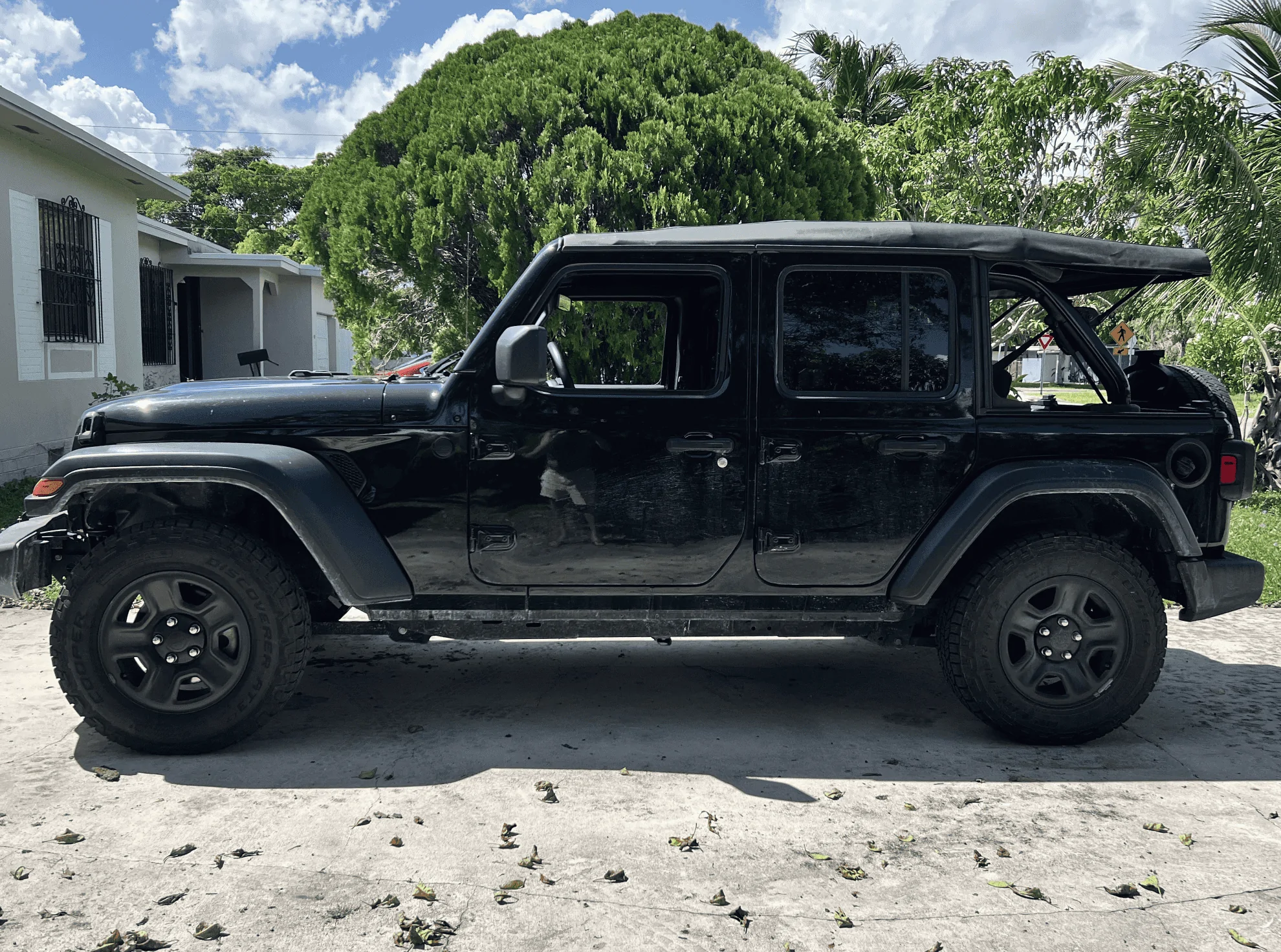 Jeep Wrangler JL Yes or No Retro Graphics Screenshot 2023-10-05 at 2.13.21 PM