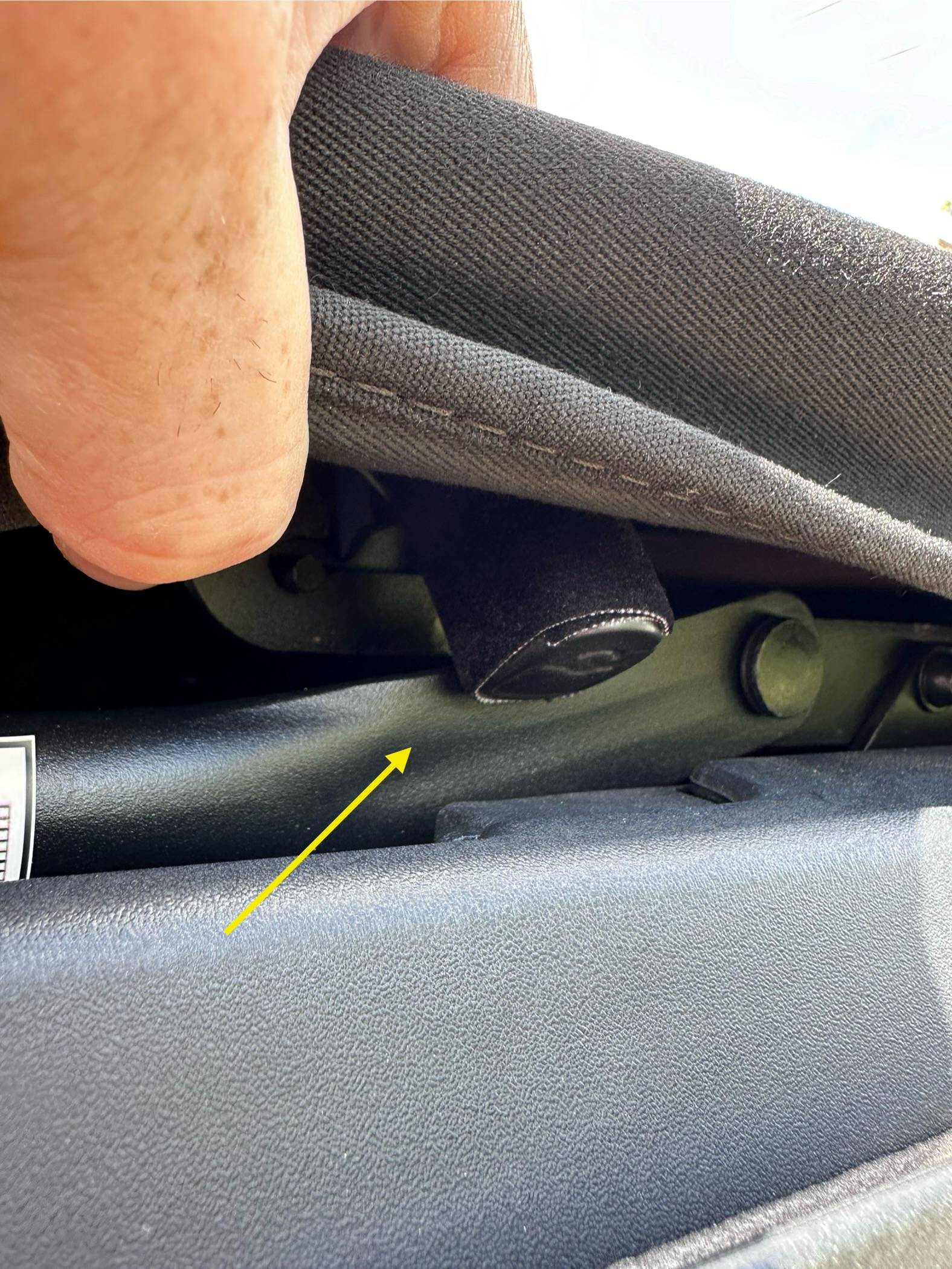 Jeep Wrangler JL Help - adjusting new soft top rubbing/rattling? IMG_2803