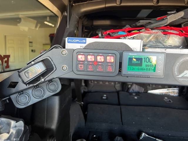 Jeep Wrangler JL AUX BATTERY SET UP FOR CAMPING switch control and monitor