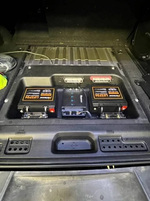 Jeep Wrangler JL AUX BATTERY SET UP FOR CAMPING aux battery pics