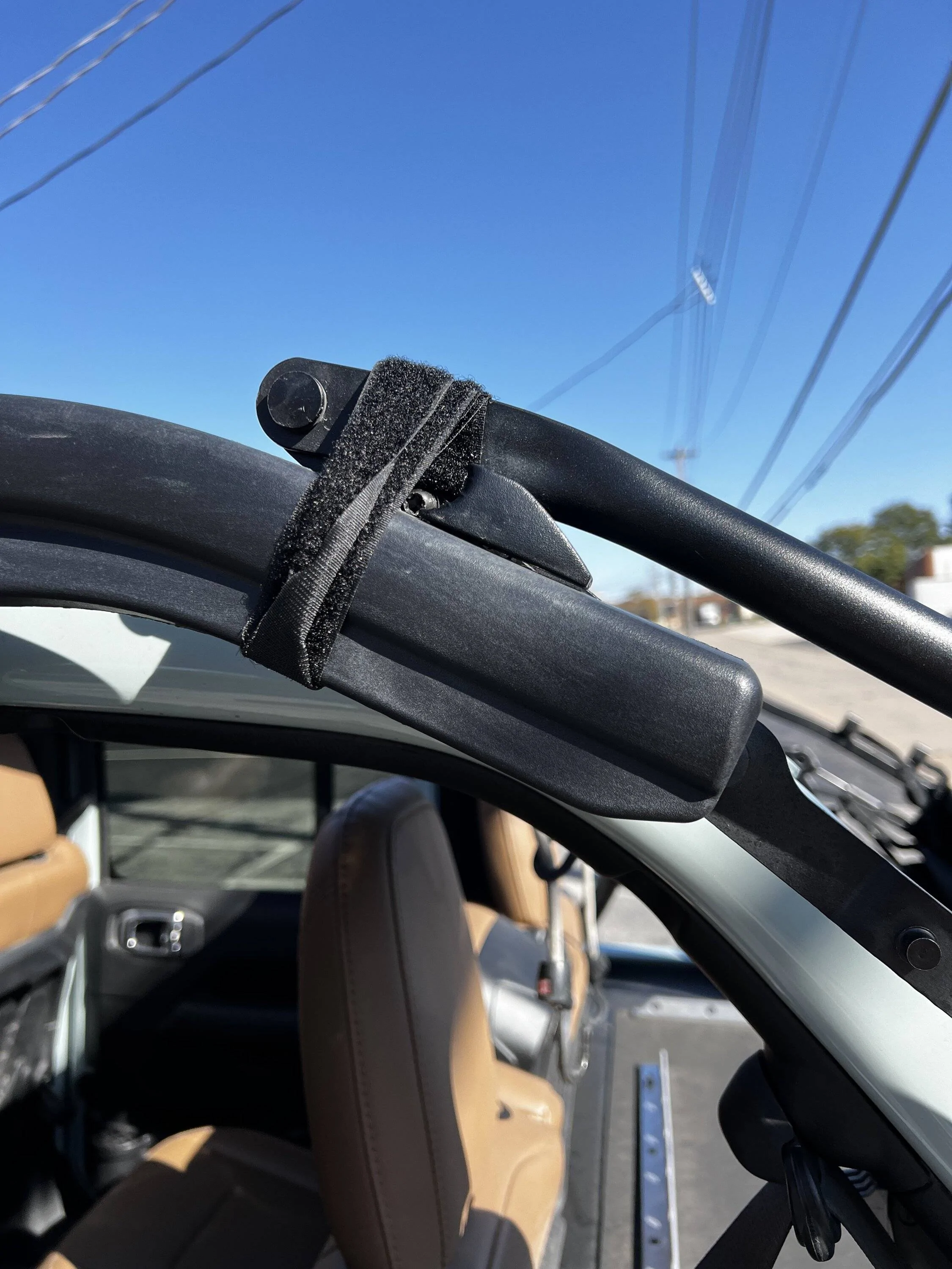 Jeep Wrangler JL Help - adjusting new soft top rubbing/rattling? IMG_1079