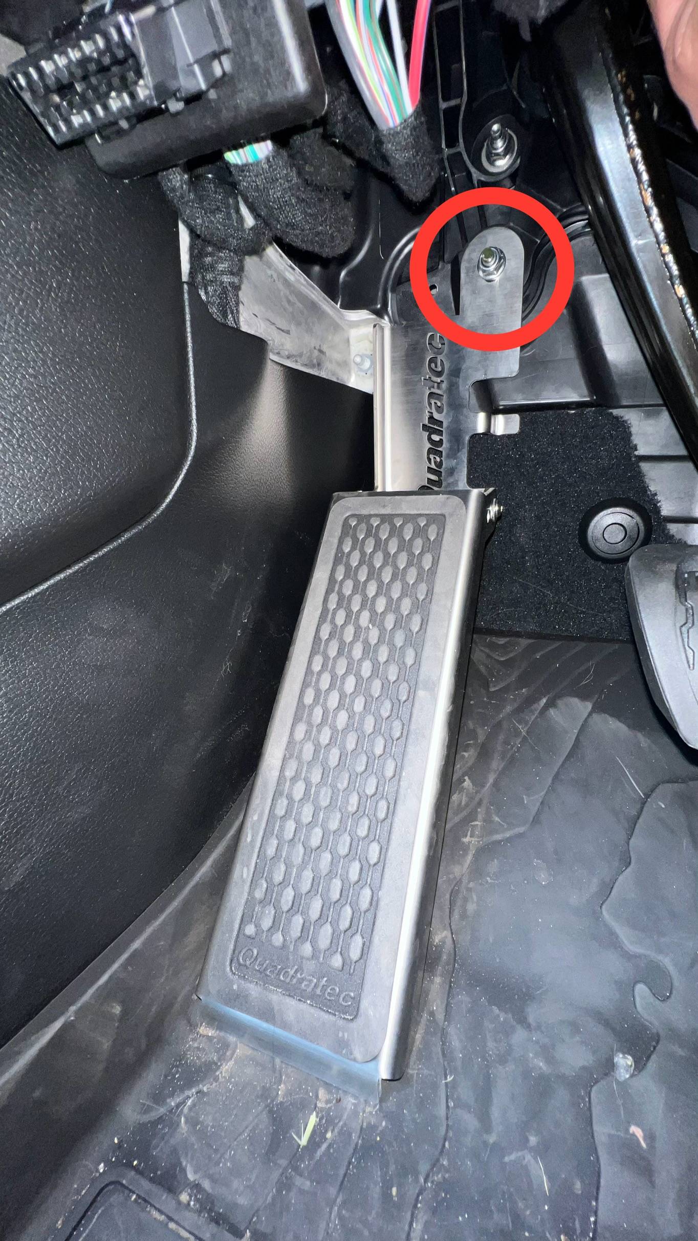 Jeep Wrangler JL 2024 dead pedal IMG_0432