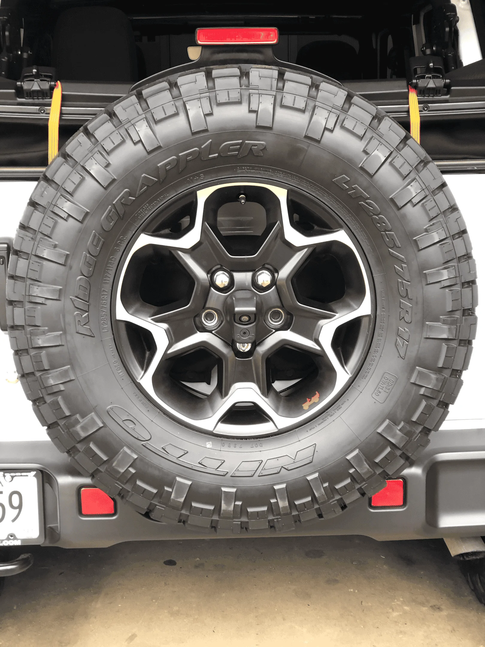 Jeep Wrangler JL Tire carrier issue ? IMG_0212