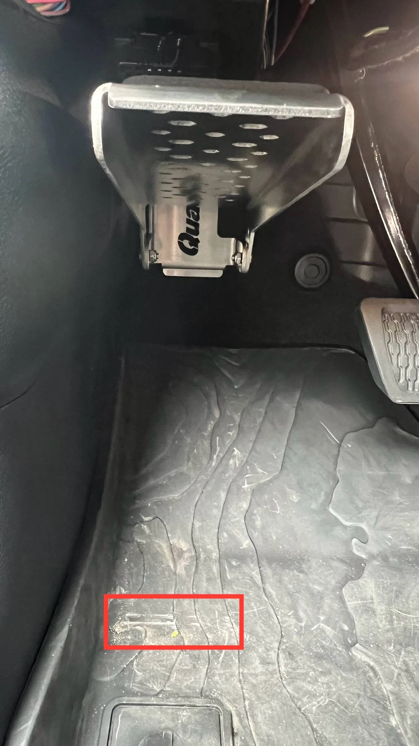 Jeep Wrangler JL 2024 dead pedal IMG_0451