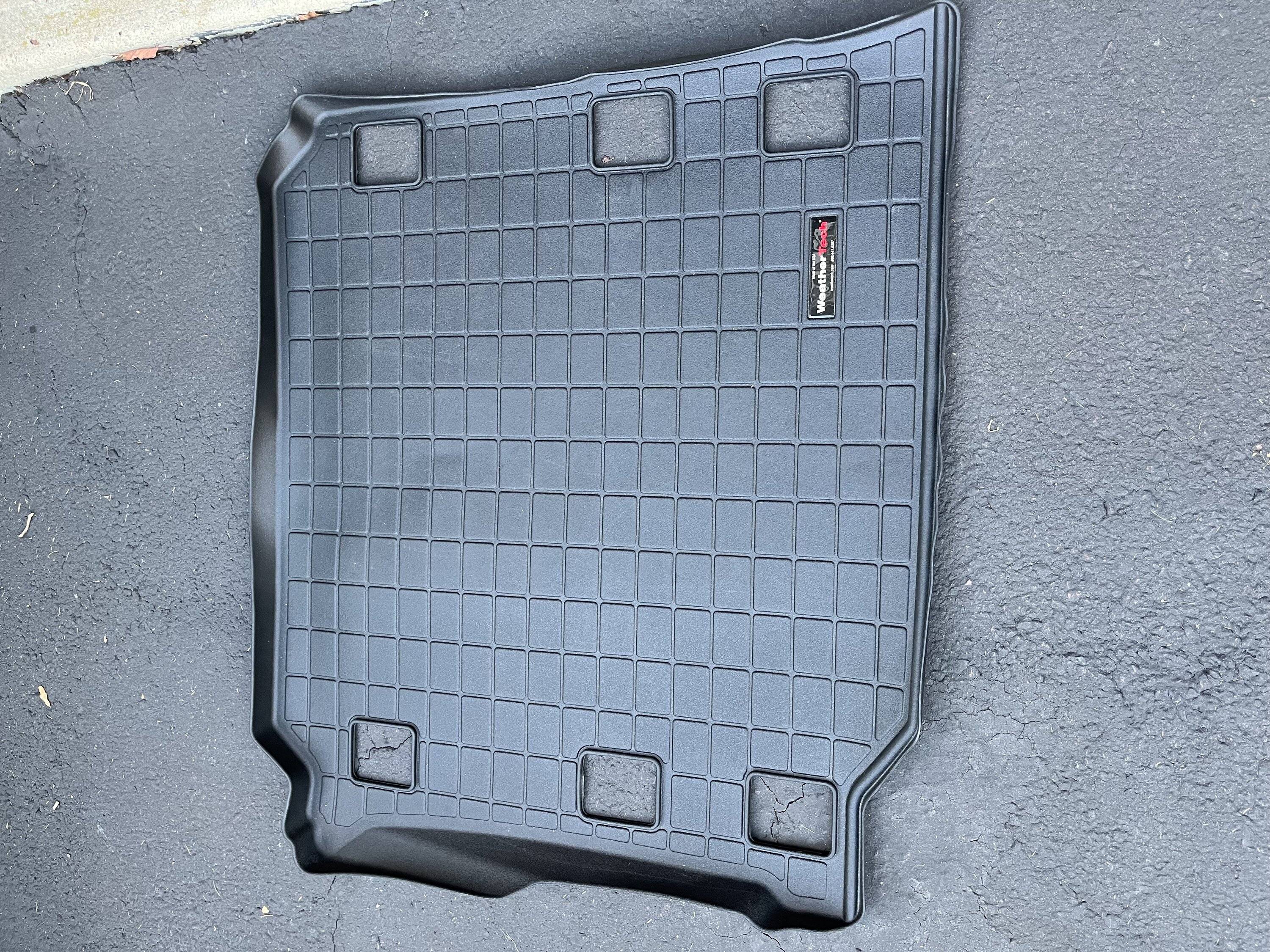Jeep Wrangler JL Weathertech JLU Cargo Liner 562BBA94-2D88-4EBF-97D0-BEA44B487FAD