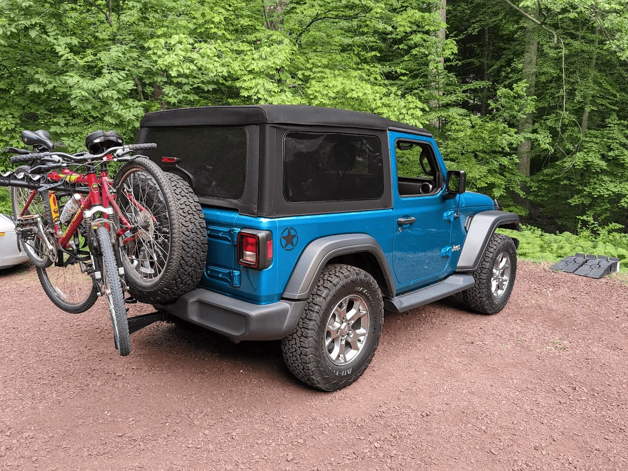 Jeep Wrangler JL 2 door vs 4 door debate solved 1697201786648
