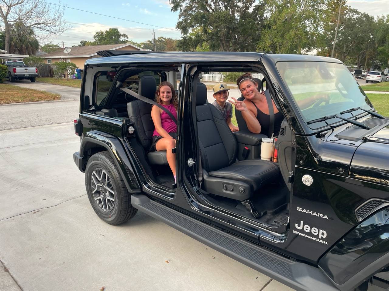 Jeep Wrangler JL 2024 Sahara question. IMG_4116