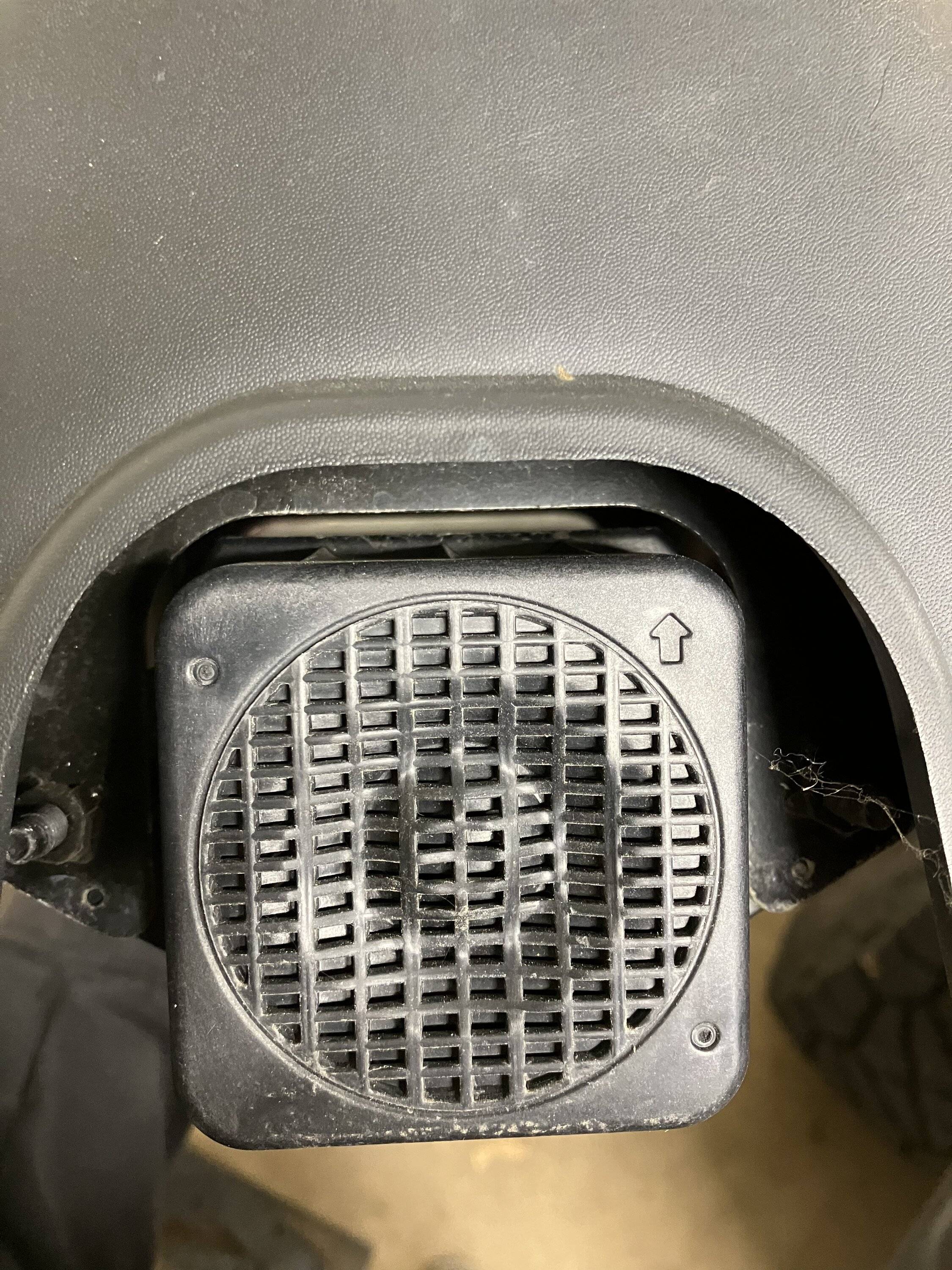Jeep Wrangler JL Speaker on Rear carrier - purpose? 53EF2F83-5130-49FA-A9C4-94046BD999BE