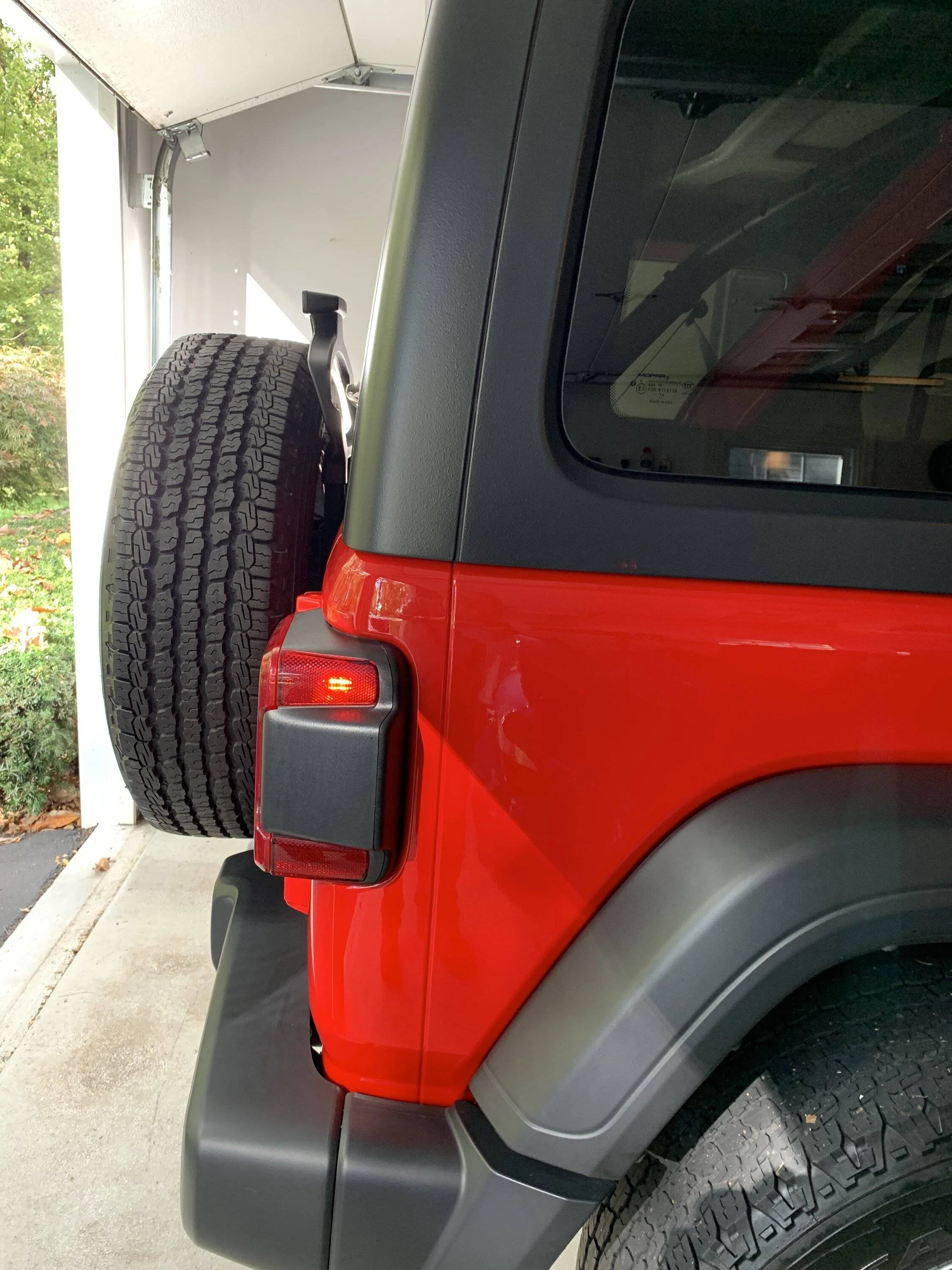 Jeep Wrangler JL TailLight side lights will not go out! IMG_1334