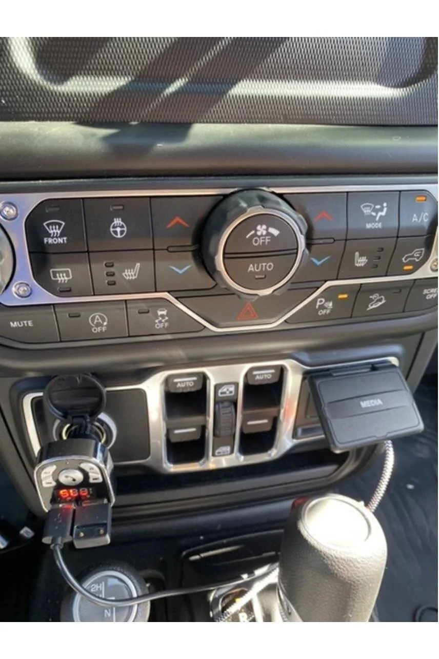 Jeep Wrangler JL Upgrading from the 5" UConnect3 to 7" UConnect4? Jeep center stack HVAC panel
