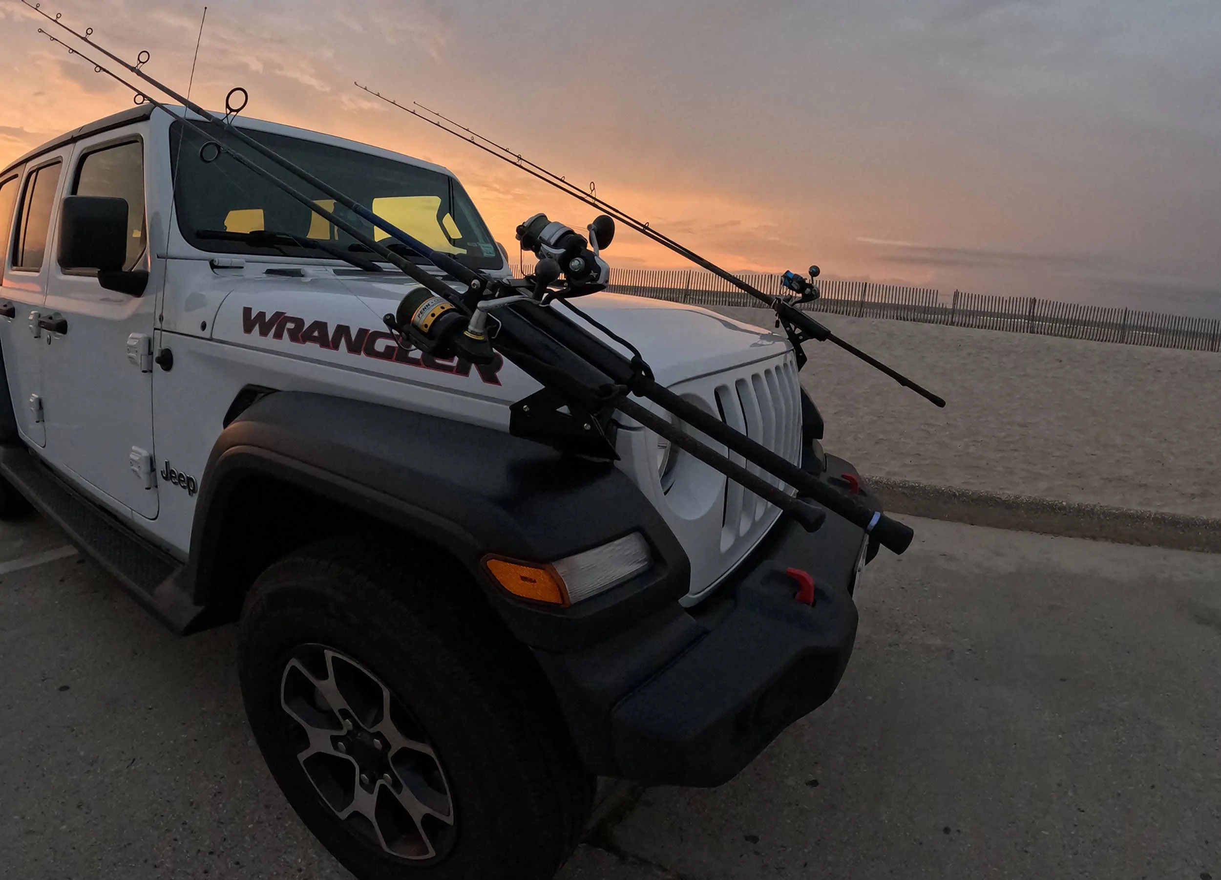 Jeep Wrangler JL "Goldilocks" solution for carrying surf rods outside JLU? GOPR0230 copy reduced