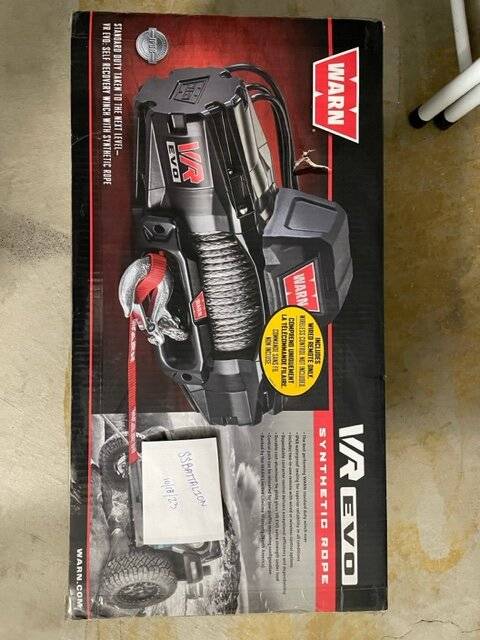 Jeep Wrangler JL Warn VR EVO 10S Winch - NIB warn2