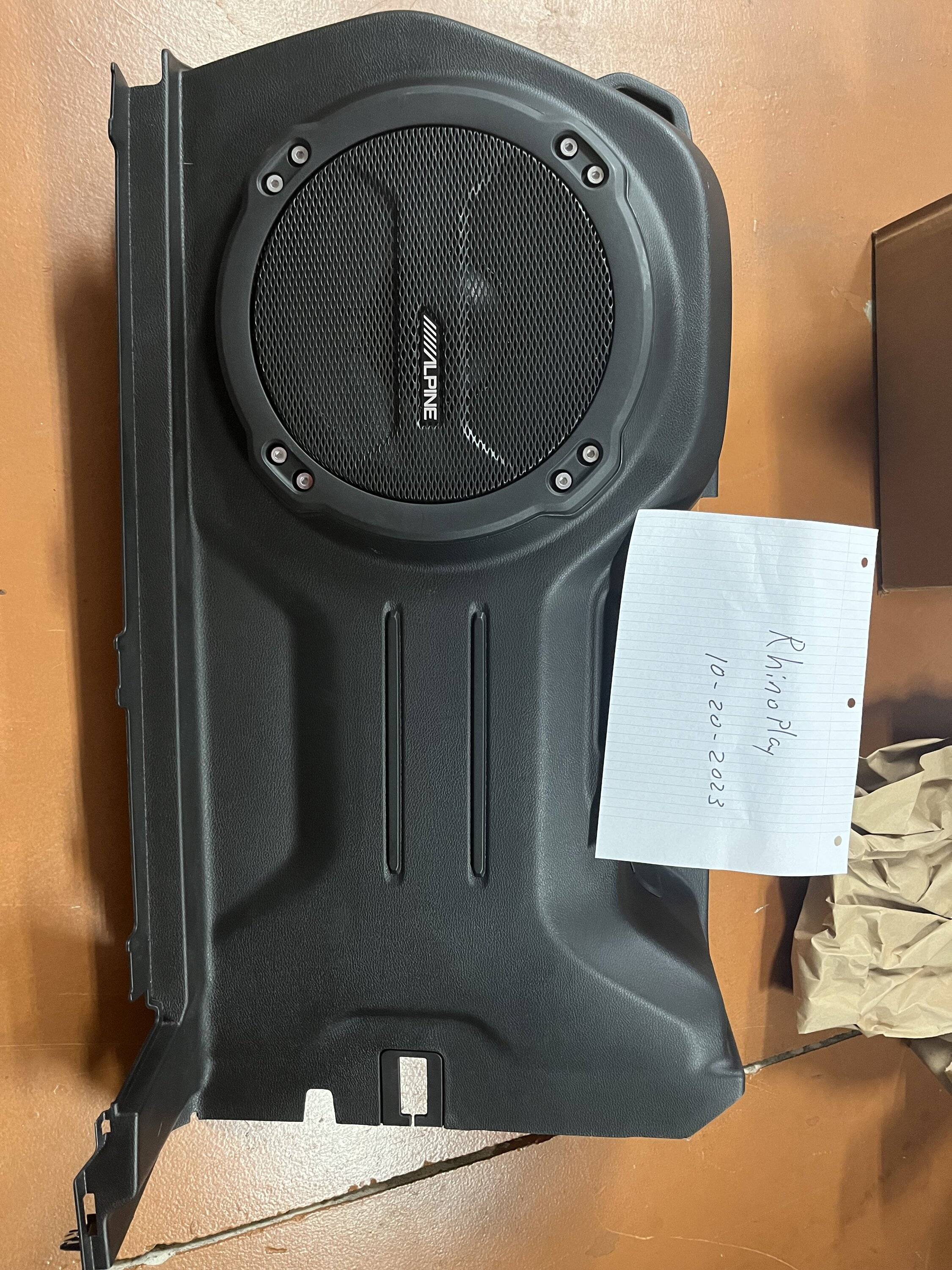 Jeep Wrangler JL Factory Premium audio system IMG_3936