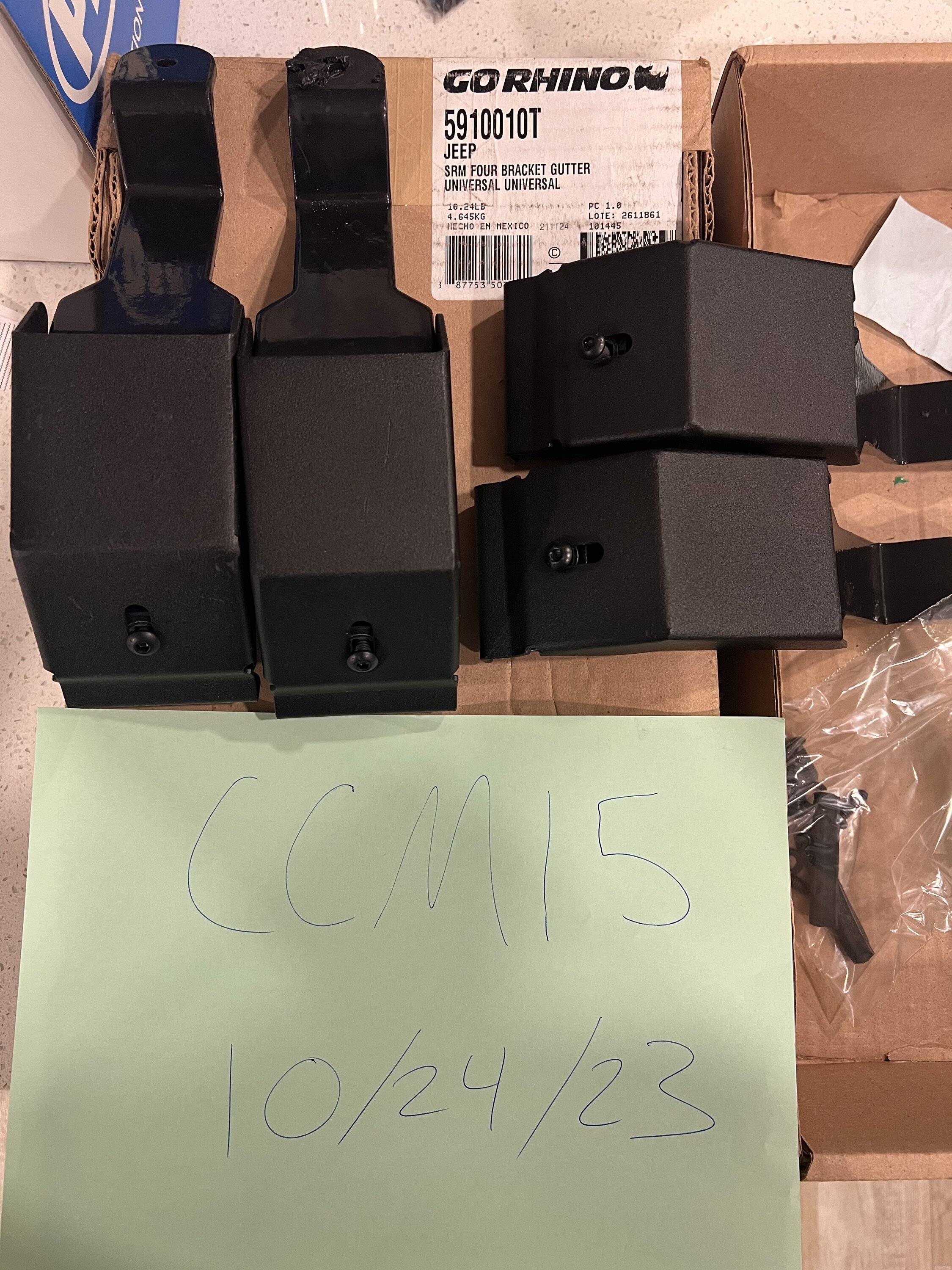 Jeep Wrangler JL SRM Universal Roof rack gutter brackets IMG_3063