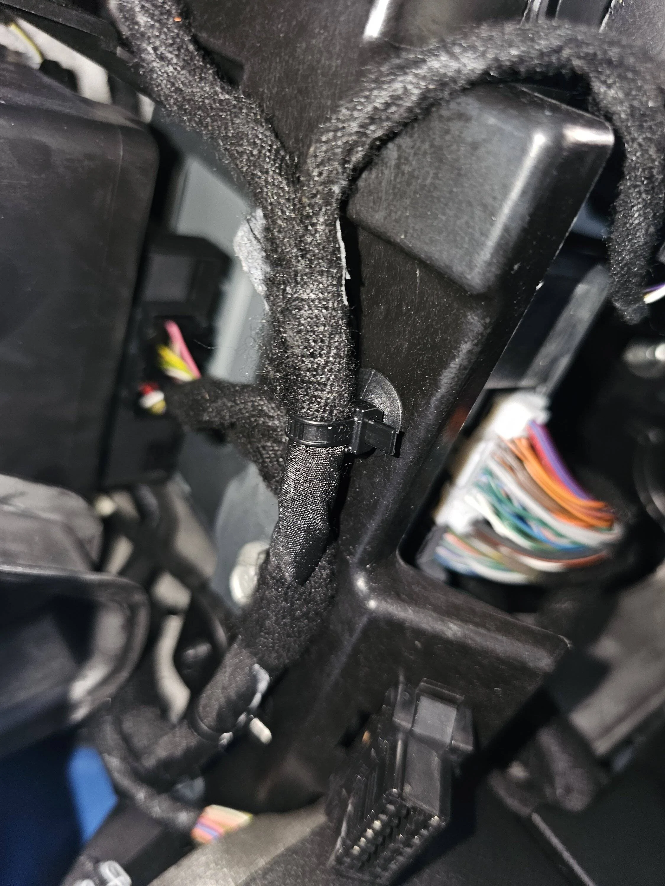 Jeep Wrangler JL No security module in 2024 Wranglers? 20231025_104524