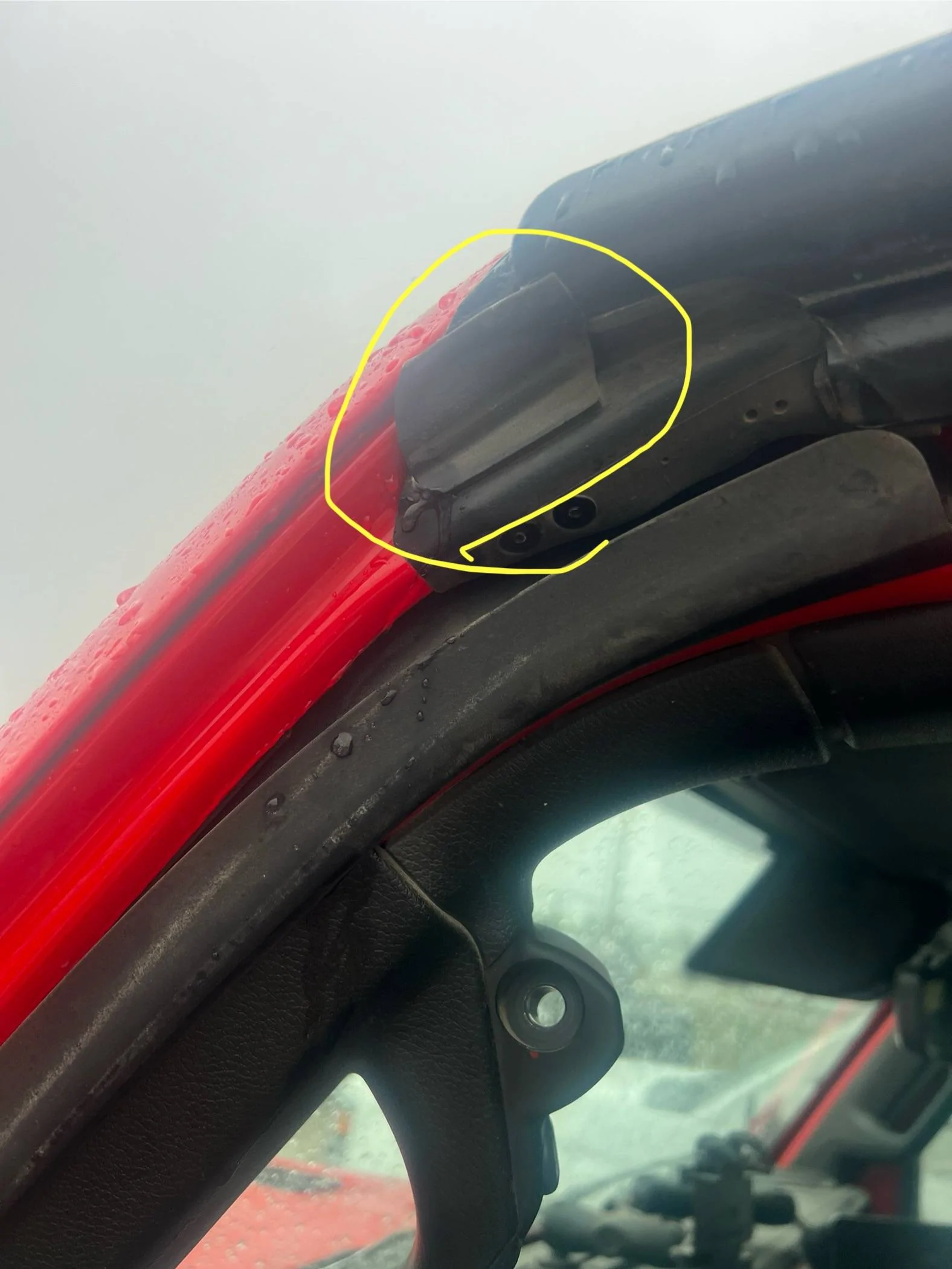 Jeep Wrangler JL Windshield seal thingy. IMG_2543