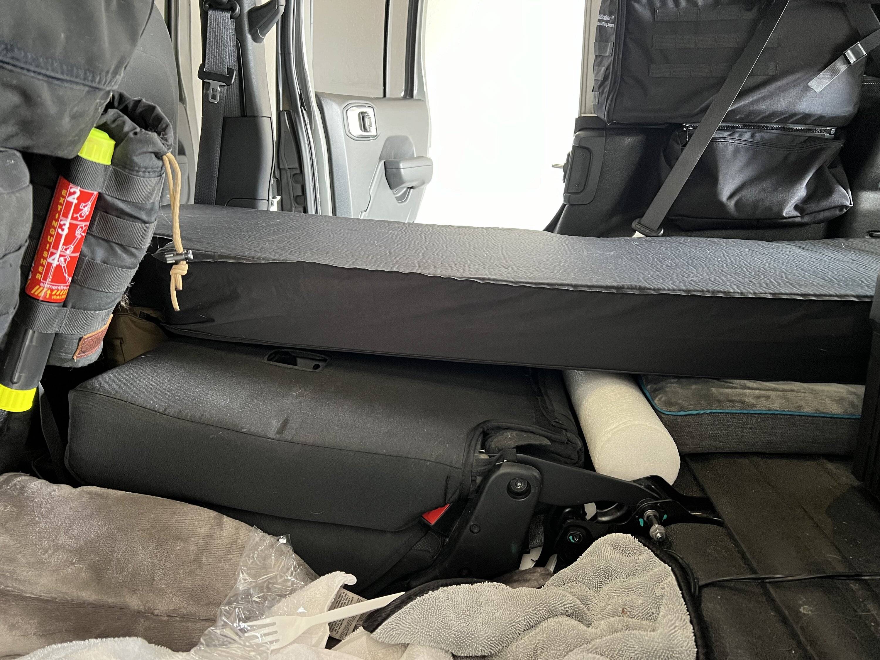 Jeep Wrangler JL Sleeping in the back IMG_2014