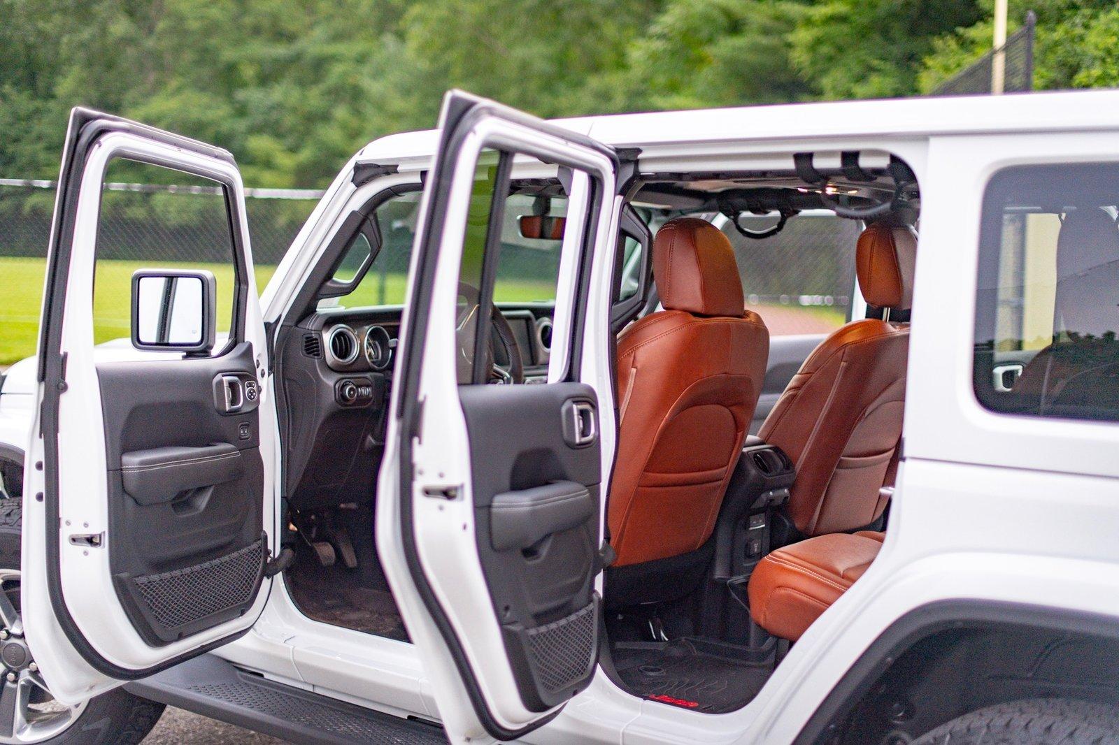 Jeep Wrangler JL Katzkin leather seats 8038D500-89B7-485F-924F-EC978203A57A