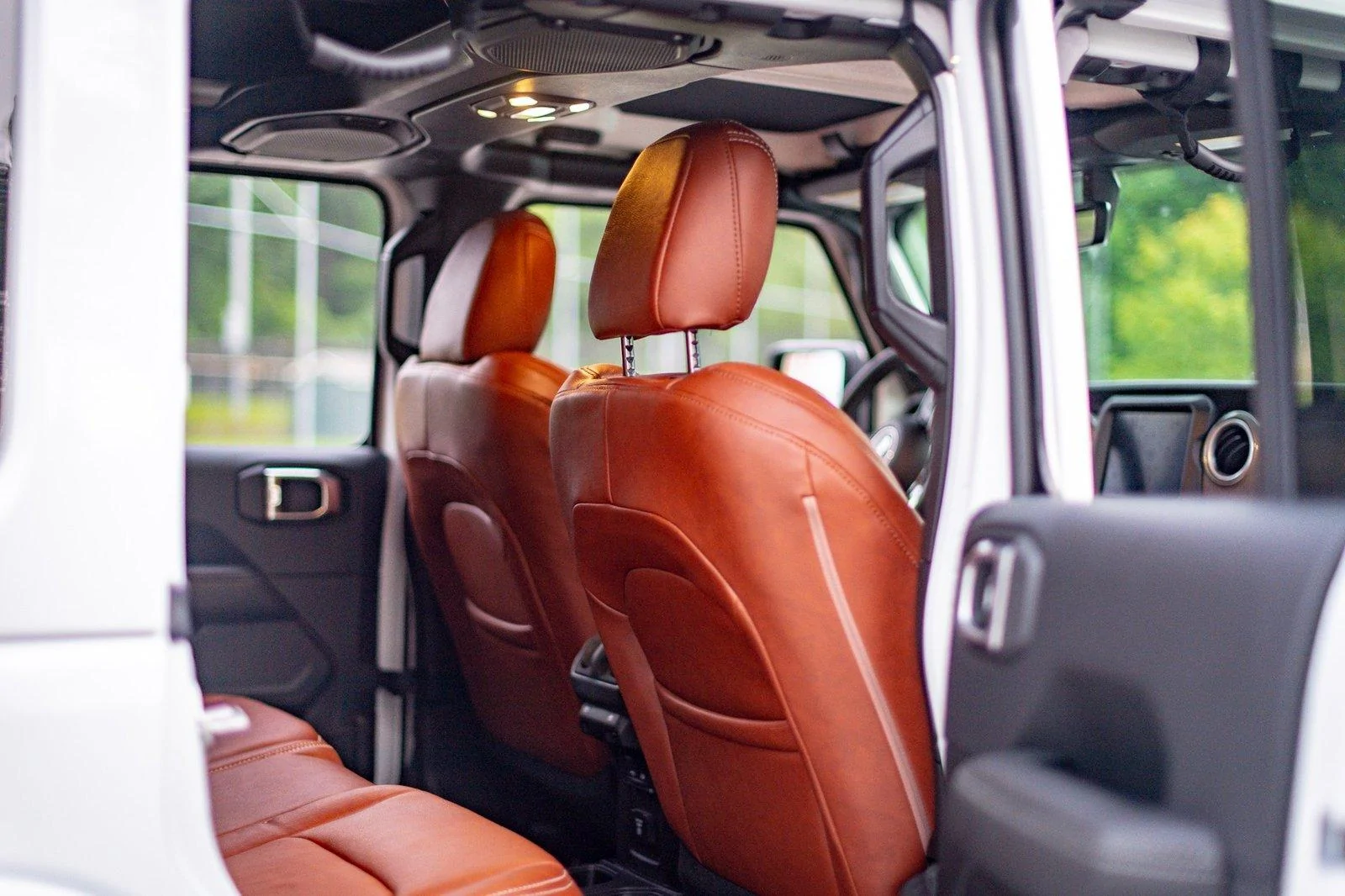 Jeep Wrangler JL Katzkin leather seats BF7428DF-AC41-4385-91B1-C1E41F56CD69