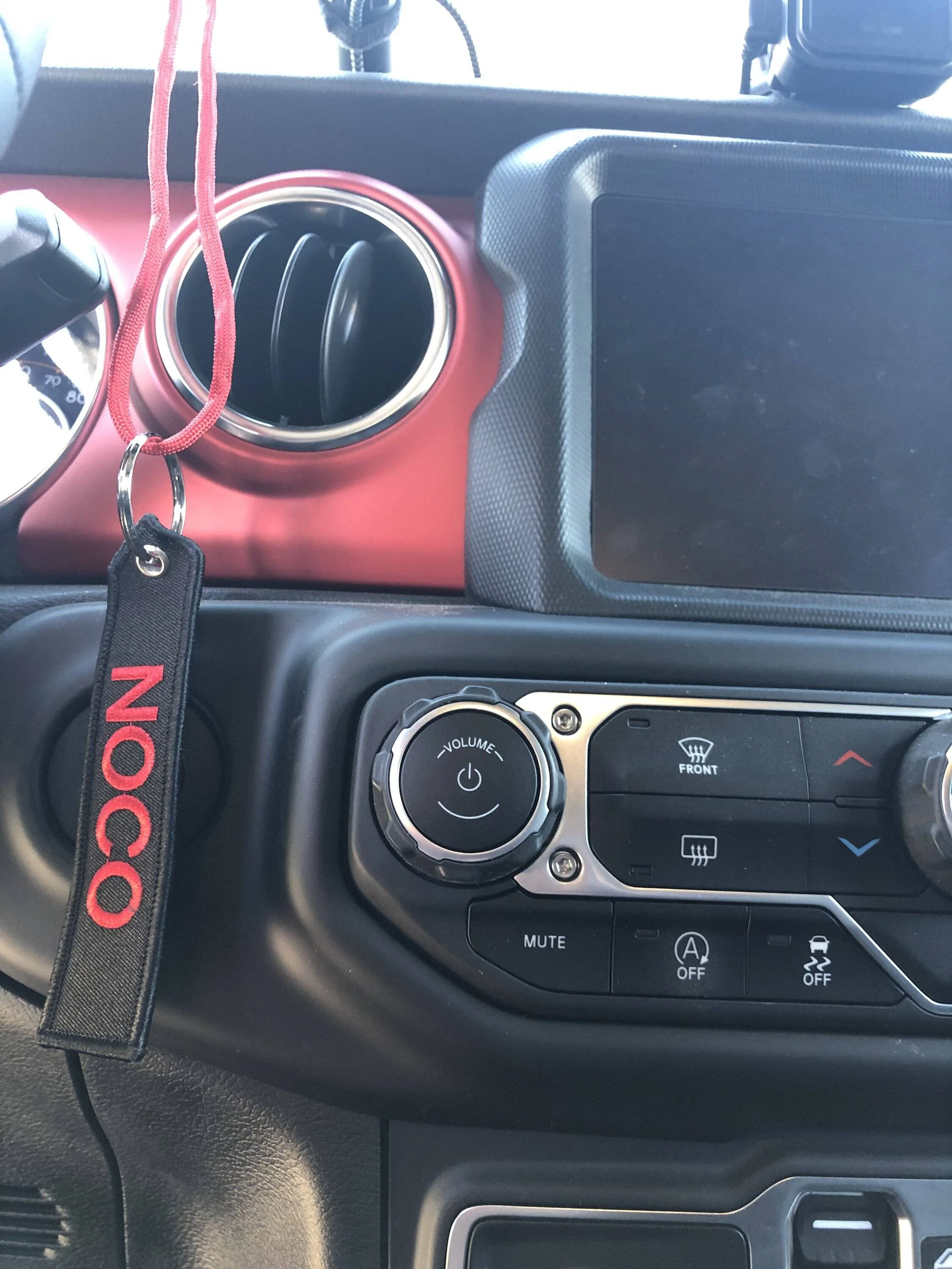 Jeep Wrangler JL Break Away Trickle Charging Cords IMG_1633