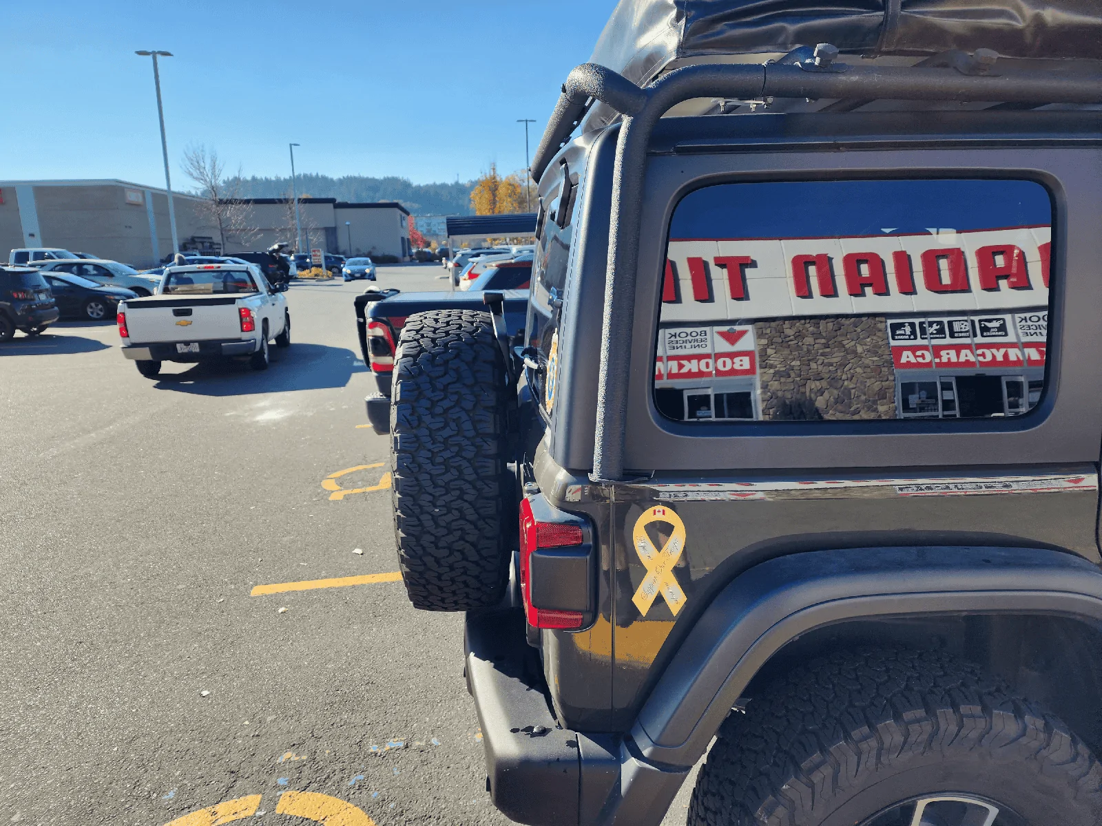 Jeep Wrangler JL ID request: a full rack seen in a parking lot 20231028_113229.jpg