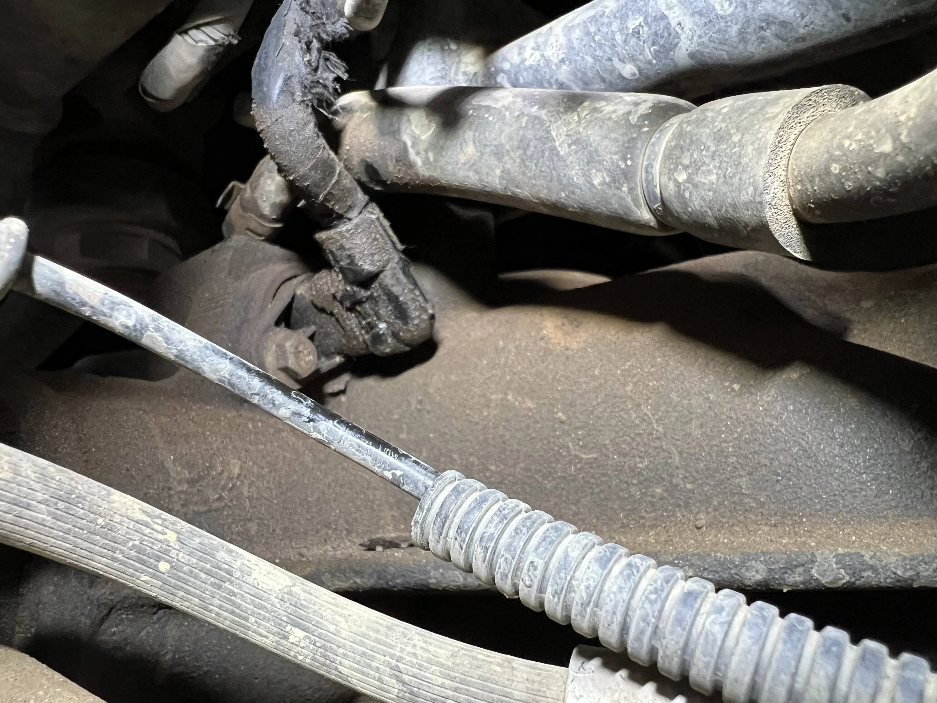 Jeep Wrangler JL LEAK from Axle Differential Locker Sensor Seal IMG_4296