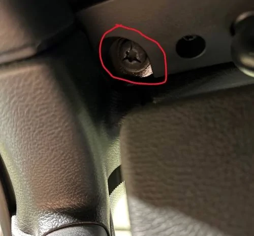 Windshield bolt.jpg