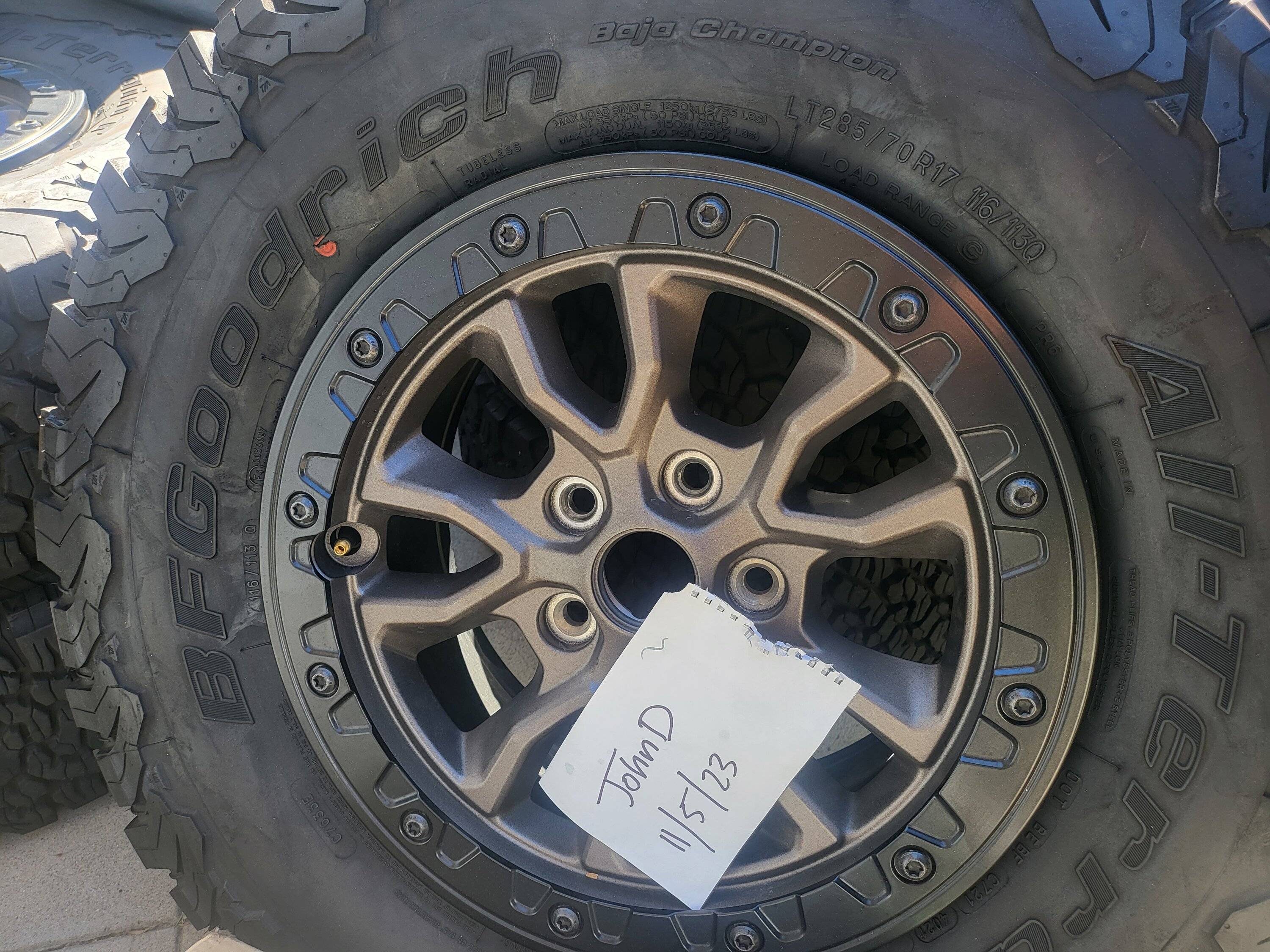 Jeep Wrangler JL 392 wheels and tires 20231107_121100