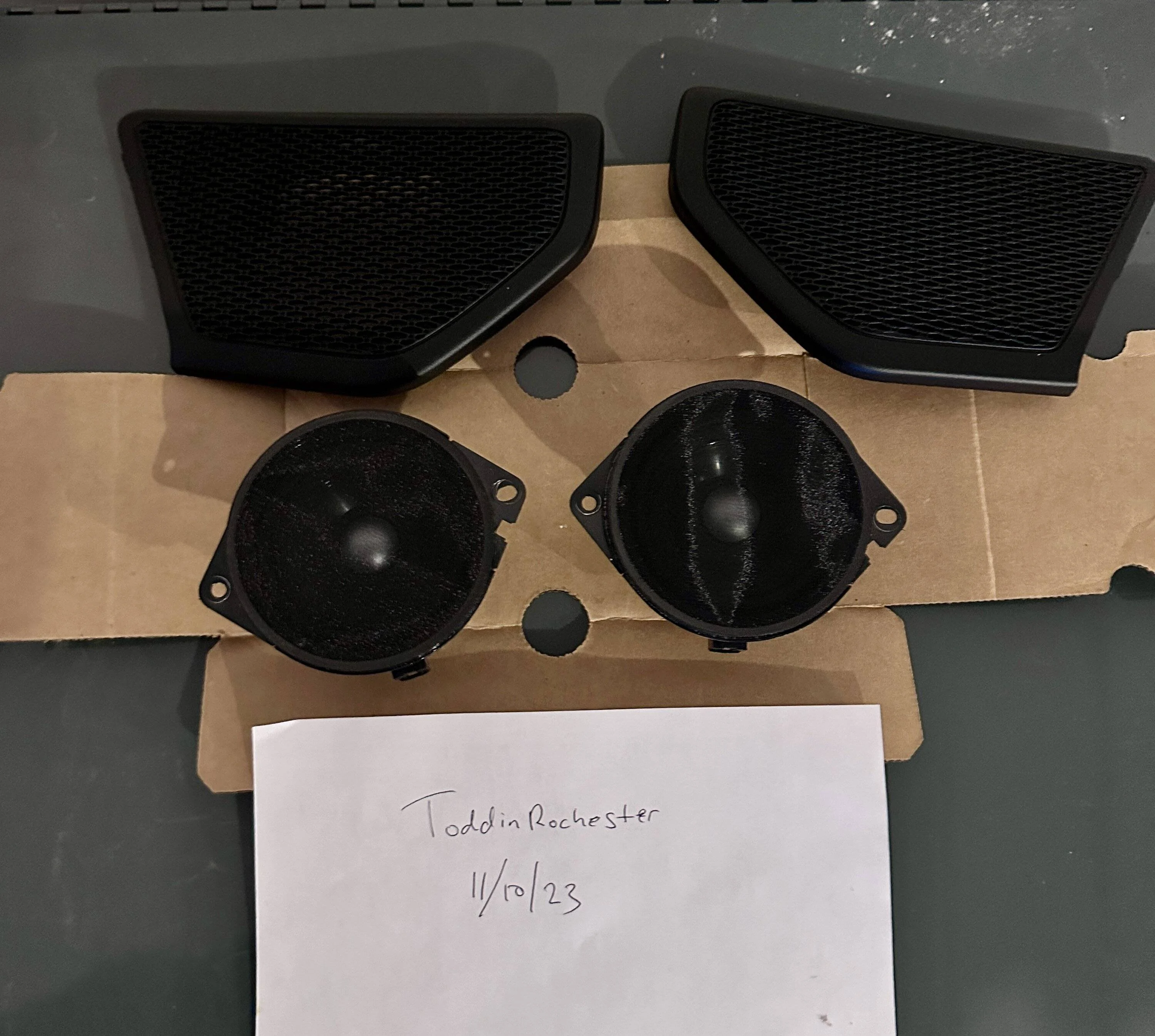 Jeep Wrangler JL OEM Alpine Dash speakers w/Grills IMG_0814