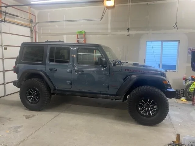 Jeep Wrangler JL 37s installed on Extreme Recon Package --photos & measurements image0
