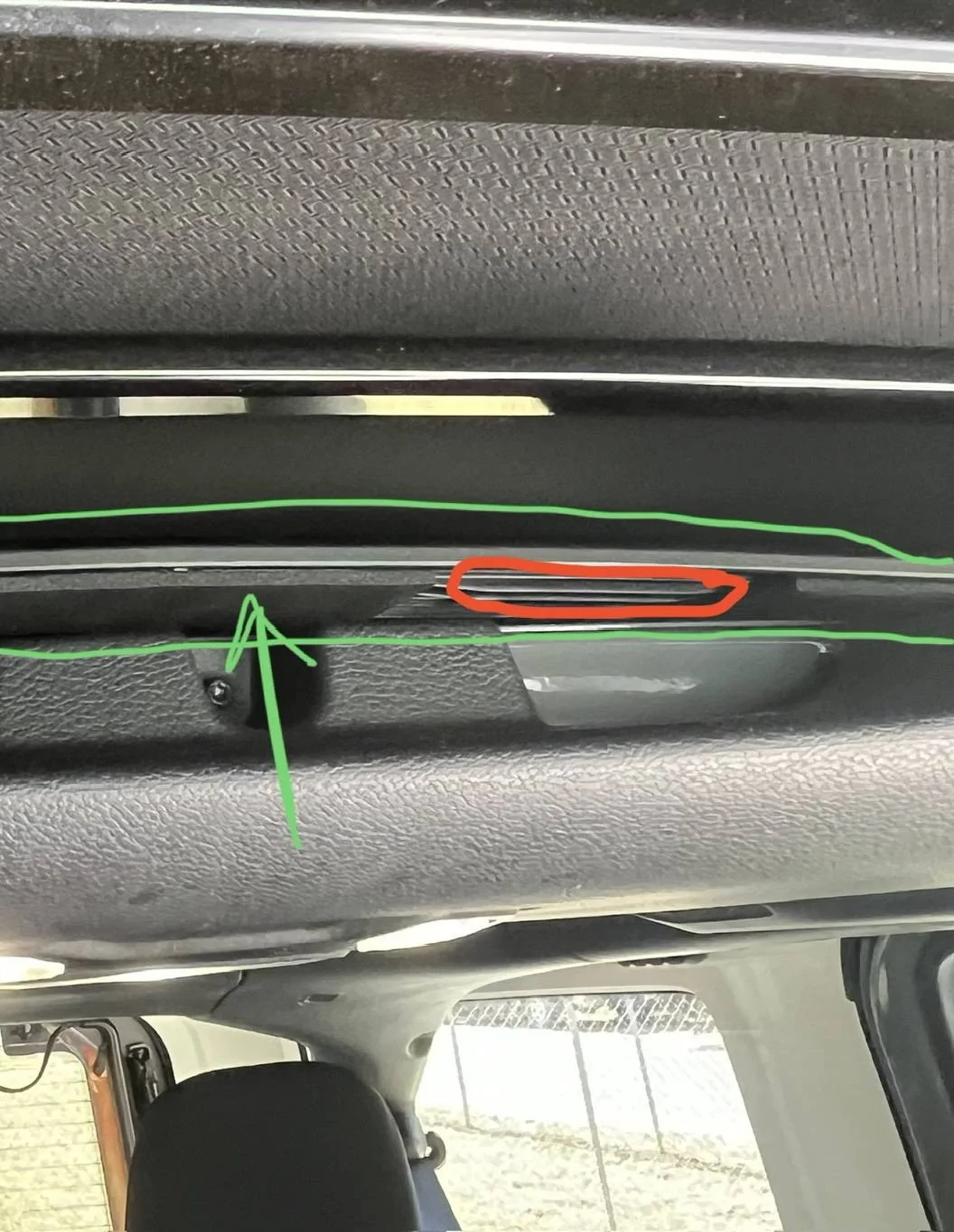 Jeep Wrangler JL What is this part that looks useless? C6AD905B-54FE-46A7-936F-CF3BF2F1A615