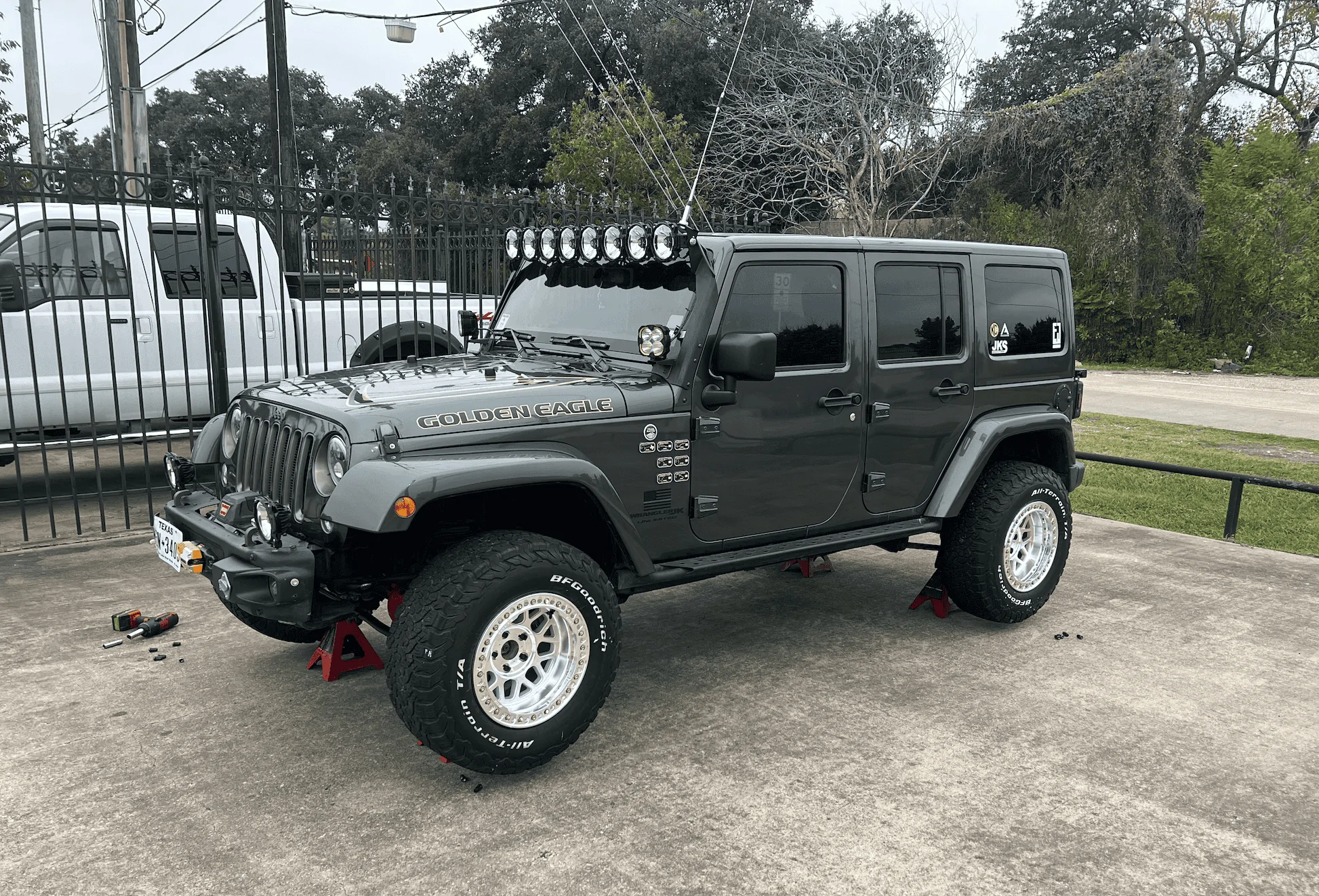 Jeep Wrangler JL A-pillar only lights? Screenshot 2023-11-13 at 9.57.34 AM
