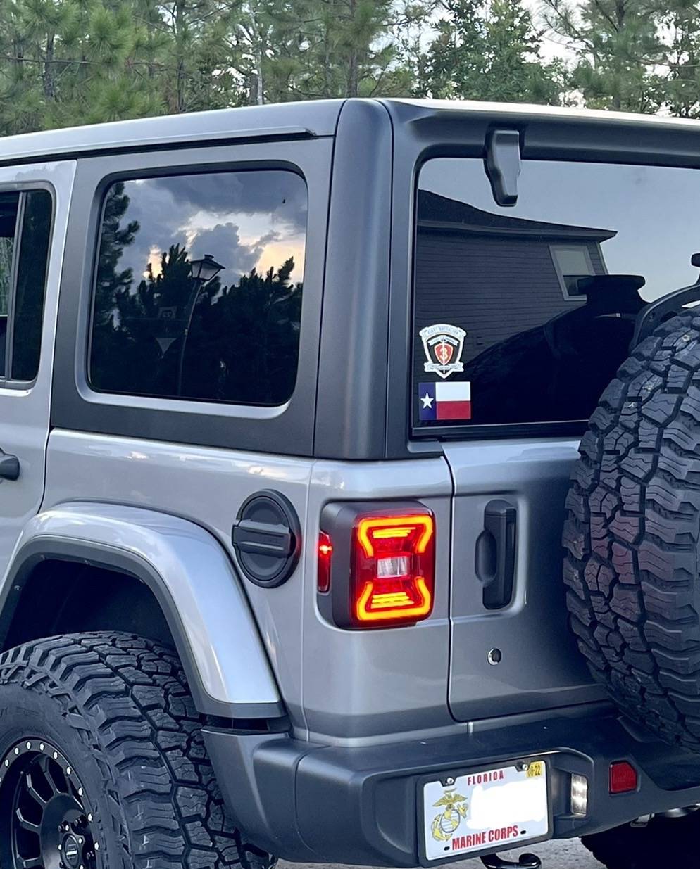 Jeep Wrangler JL Raxiom LED tail lights - $125 IMG_0997