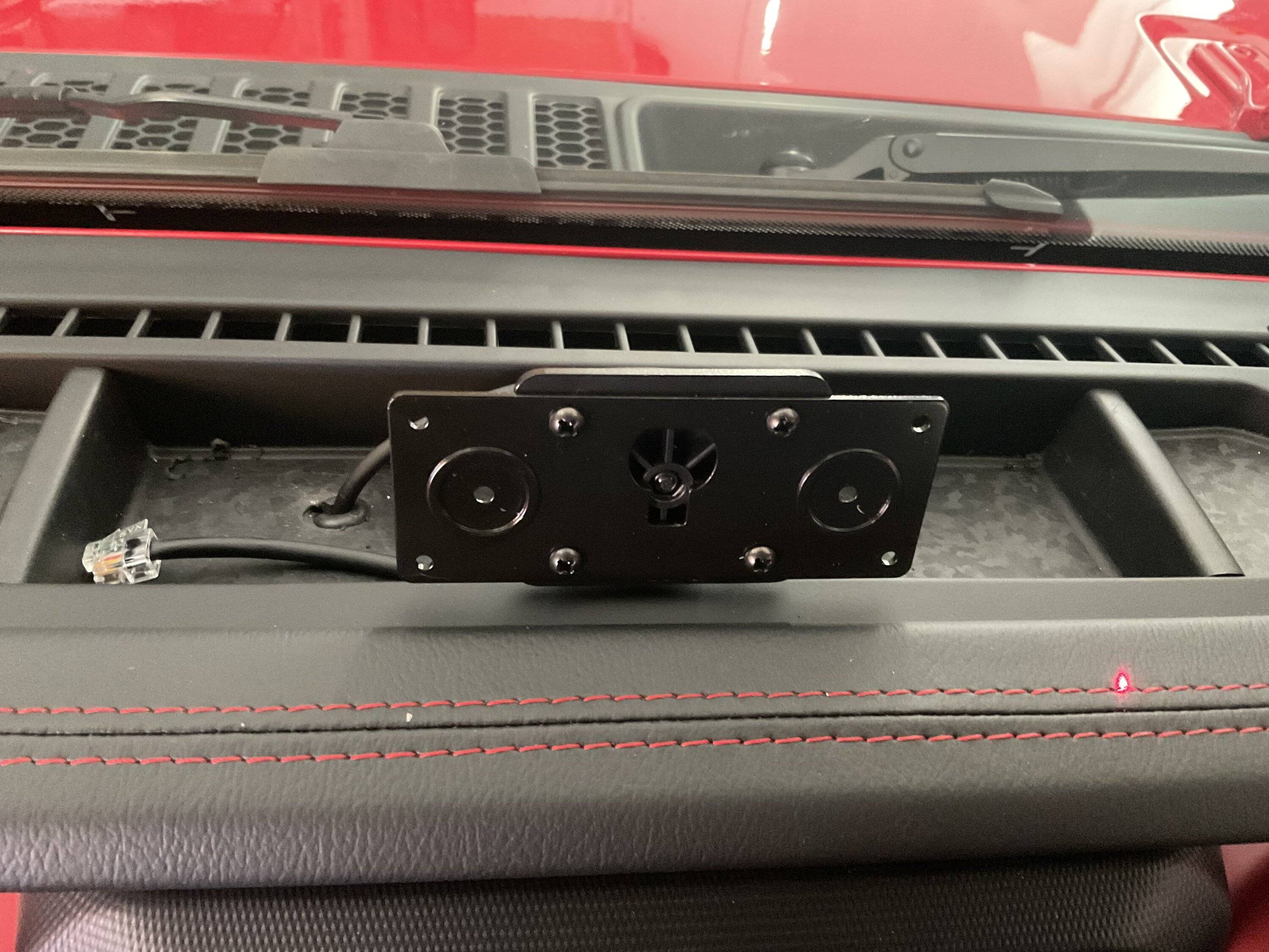 Jeep Wrangler JL My ICOM 2730a Radio Installed in 2023 JLU IMG_0813