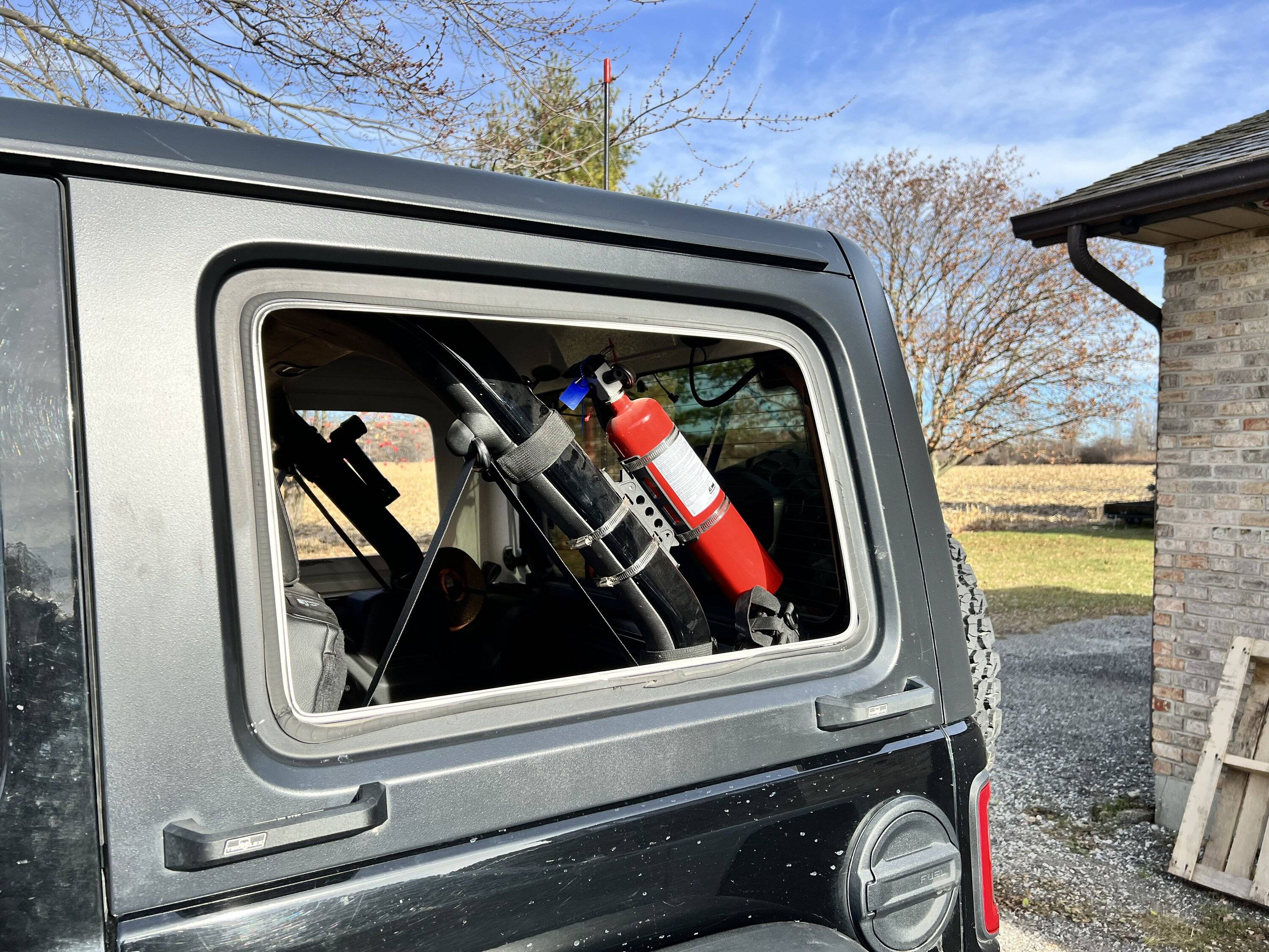 Jeep Wrangler JL Rebel Off Road Blackout Window Storage IMG_6248