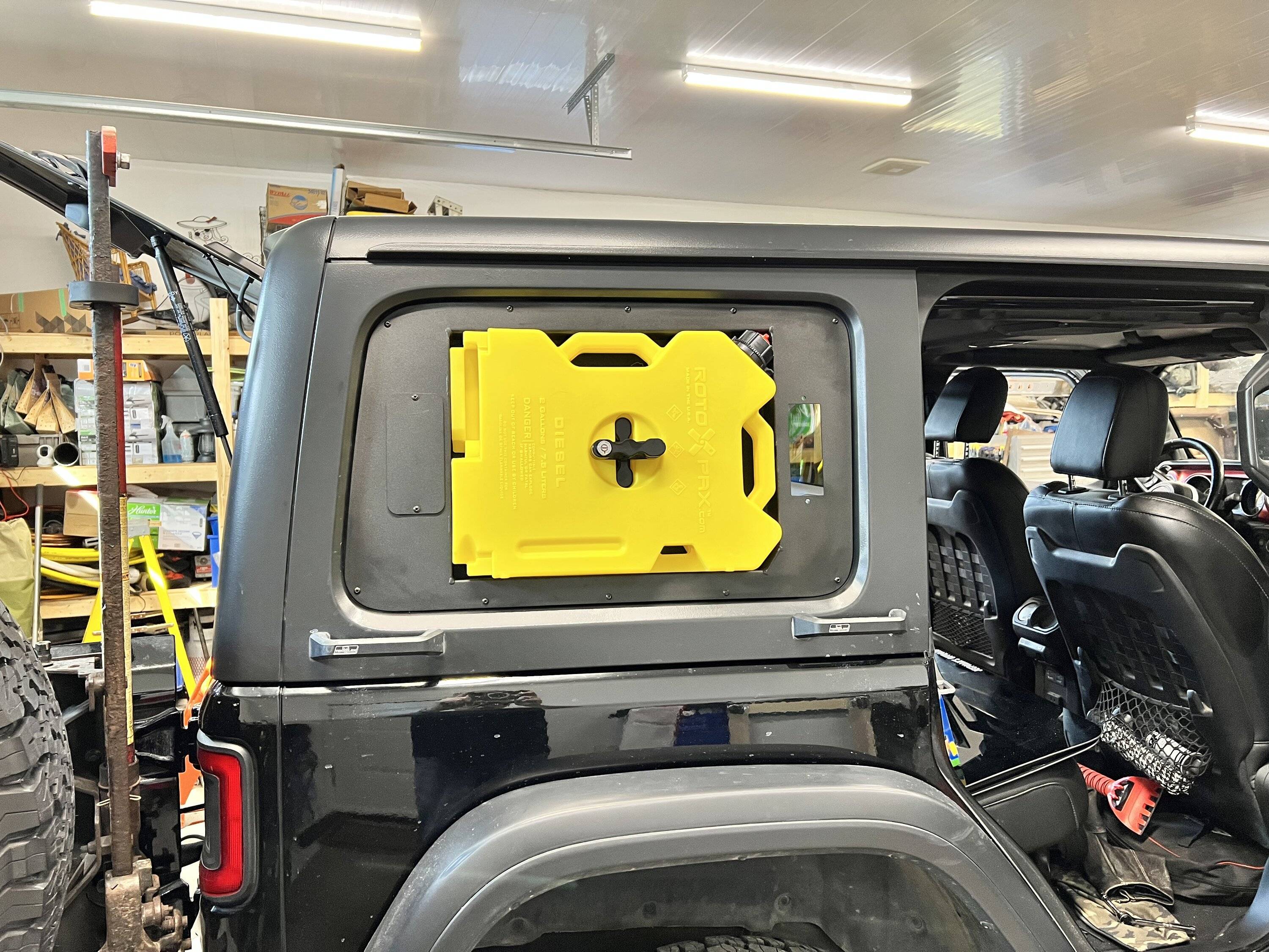 Jeep Wrangler JL Rebel Off Road Blackout Window Storage IMG_6259