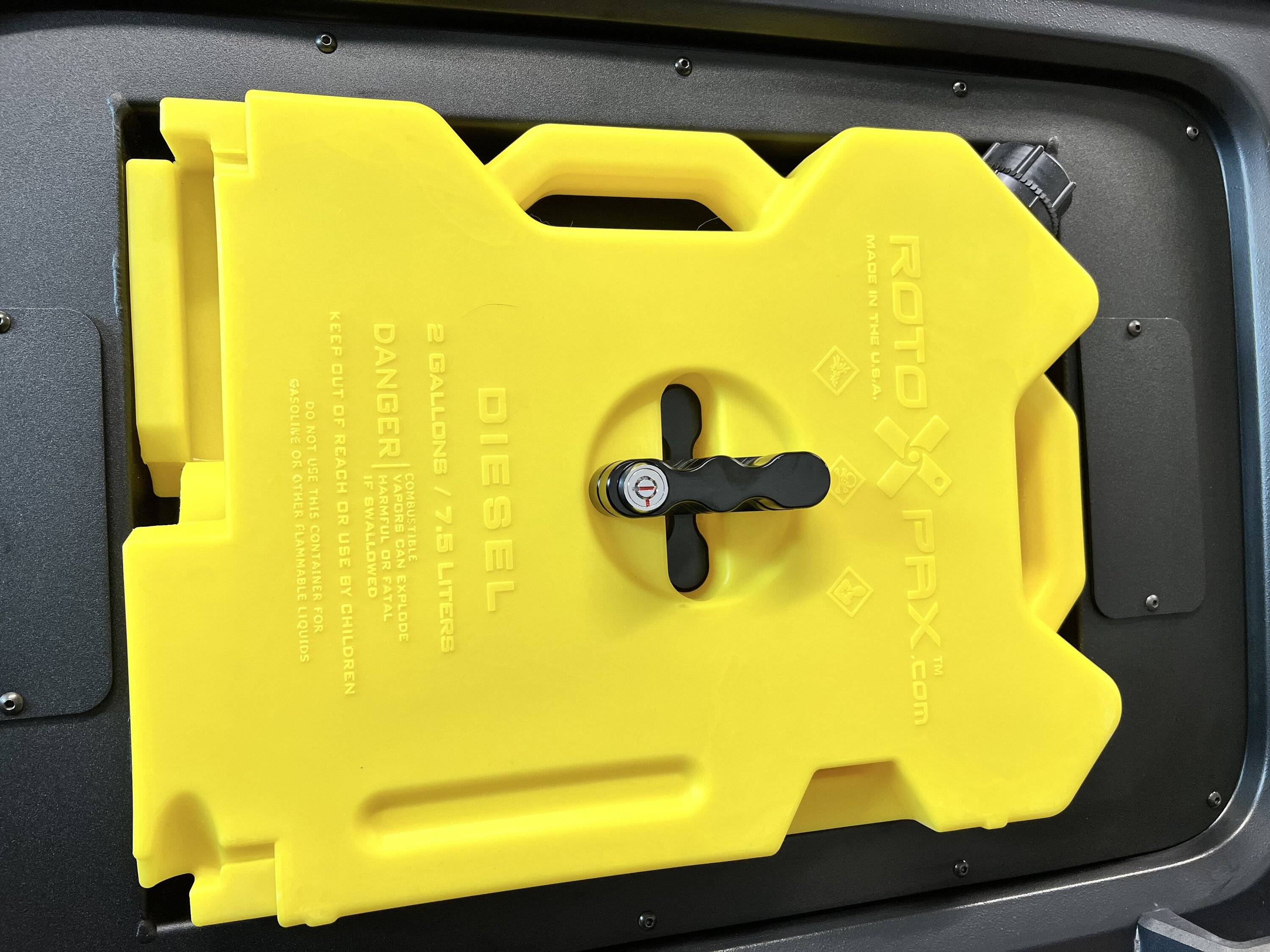 Jeep Wrangler JL Rebel Off Road Blackout Window Storage IMG_6263