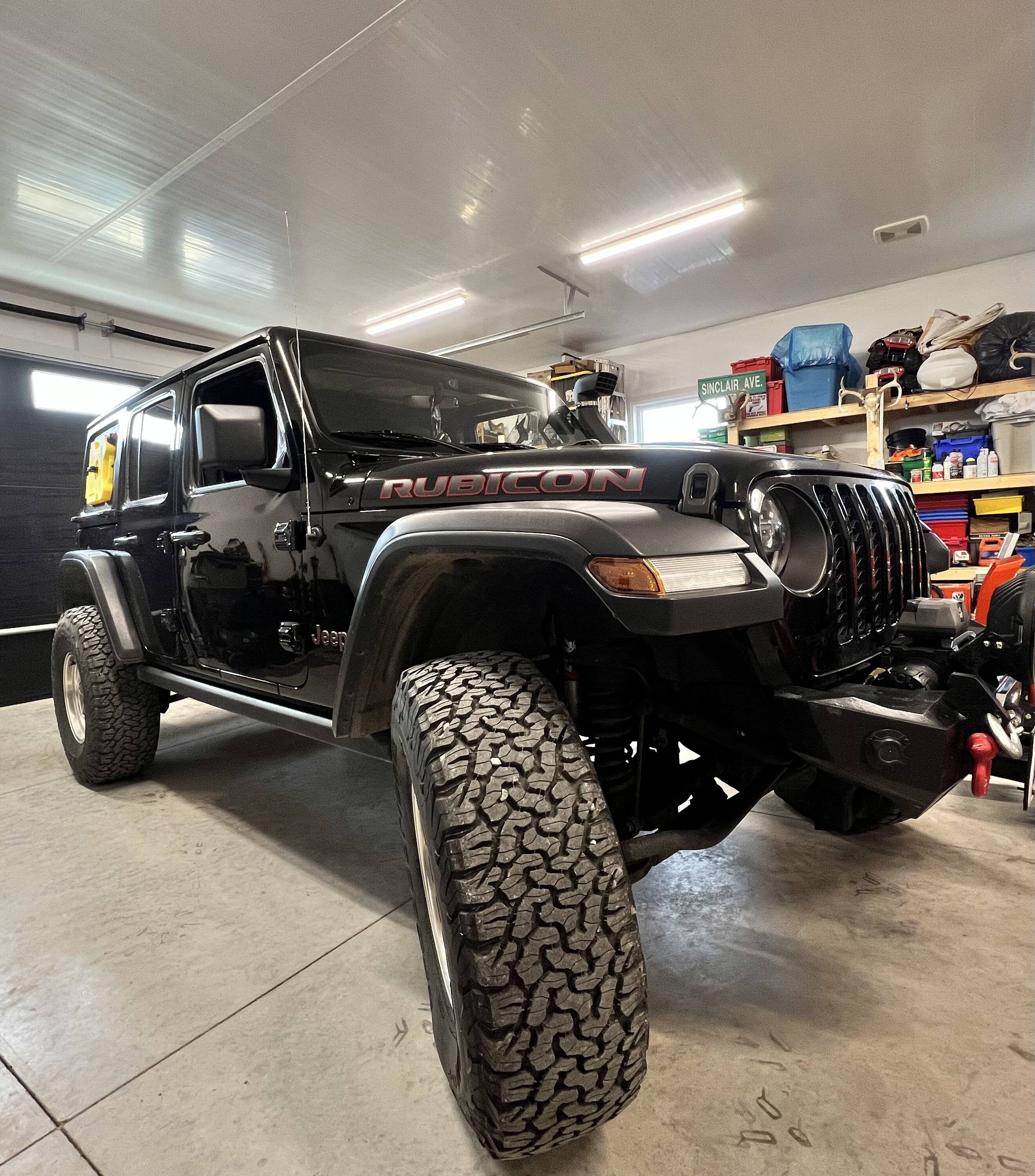 Jeep Wrangler JL Rebel Off Road Blackout Window Storage IMG_6264