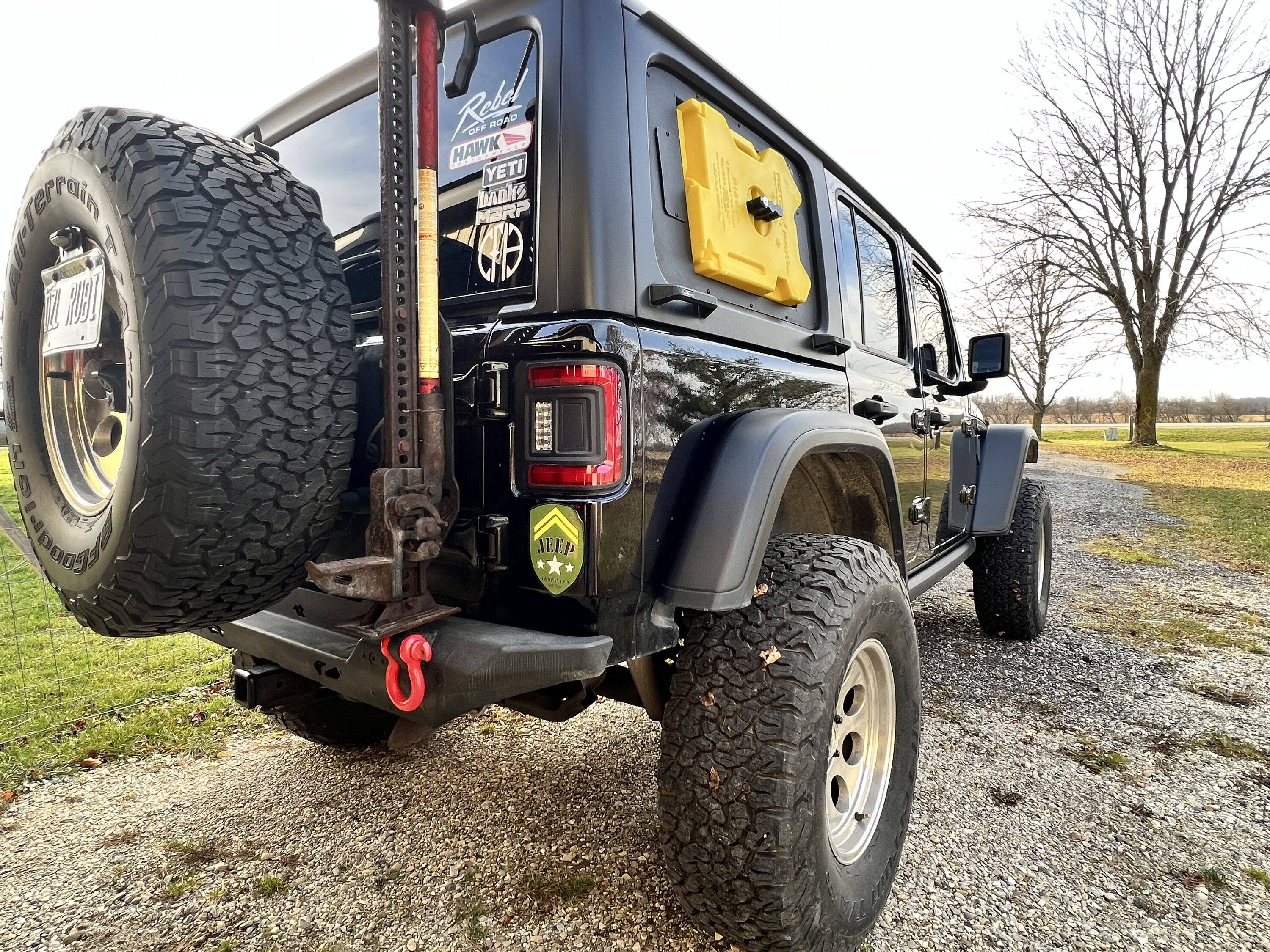 Jeep Wrangler JL Rebel Off Road Blackout Window Storage IMG_6266