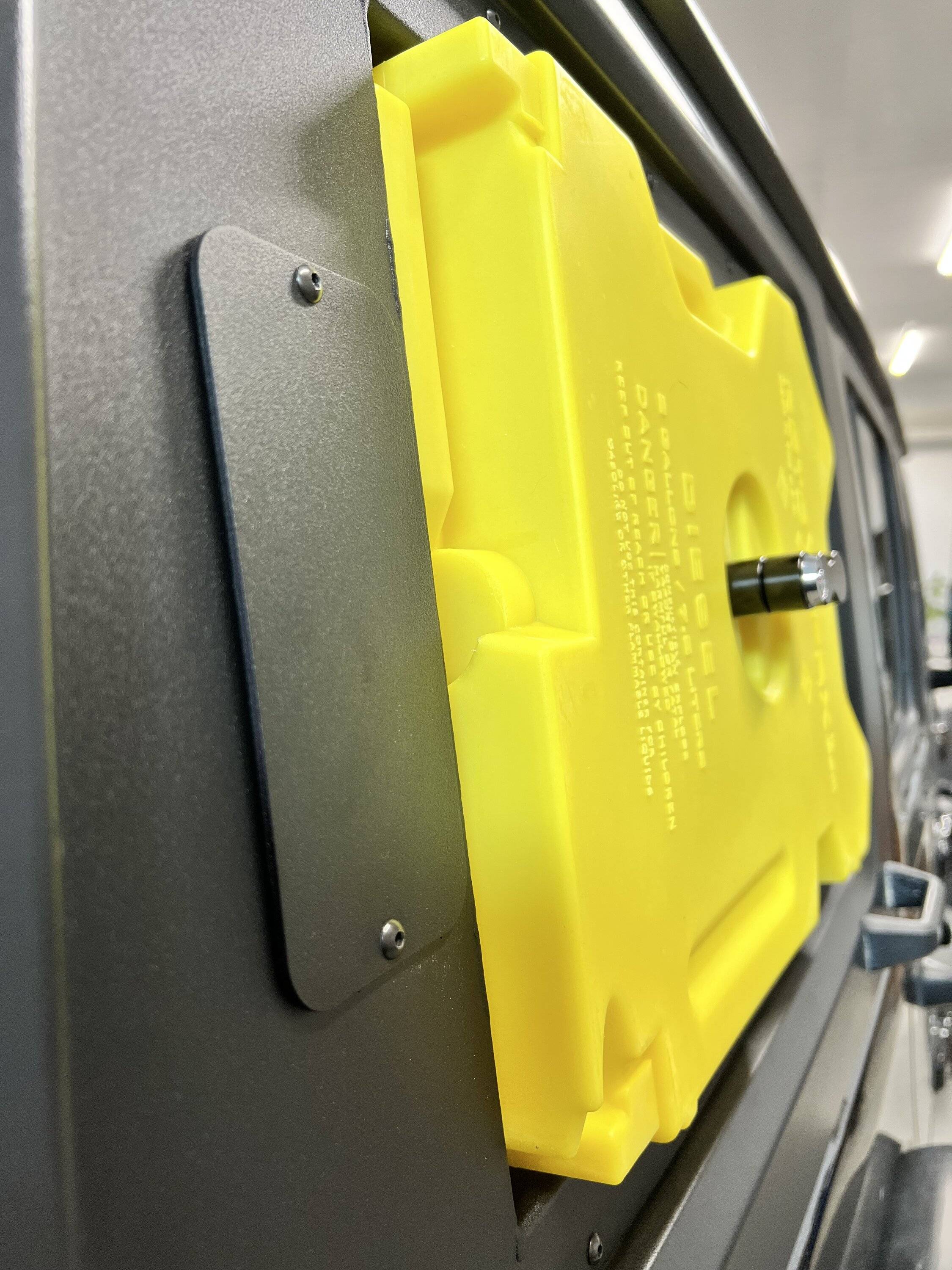 Jeep Wrangler JL Rebel Off Road Blackout Window Storage IMG_6265