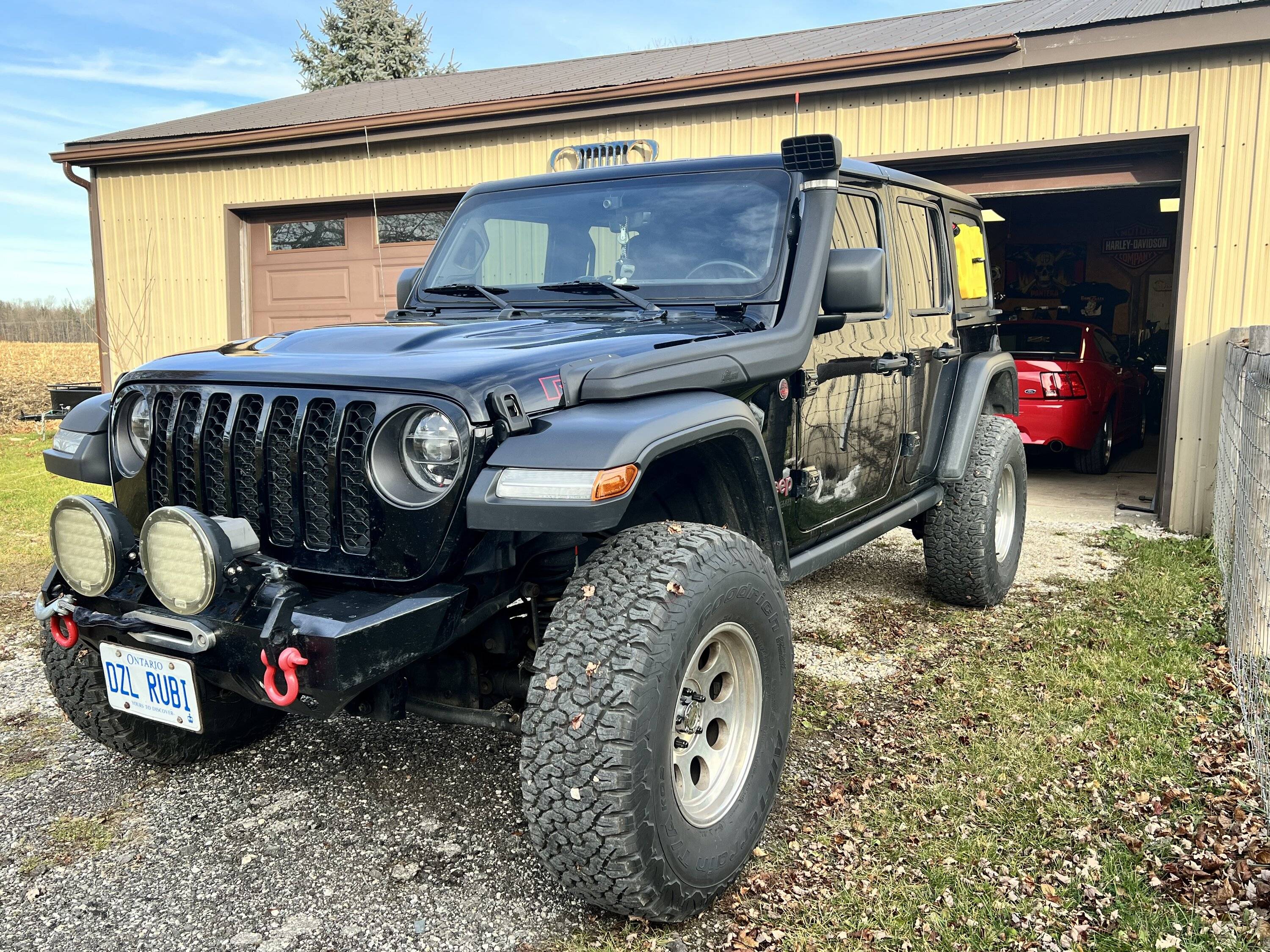 Jeep Wrangler JL Rebel Off Road Blackout Window Storage IMG_6269
