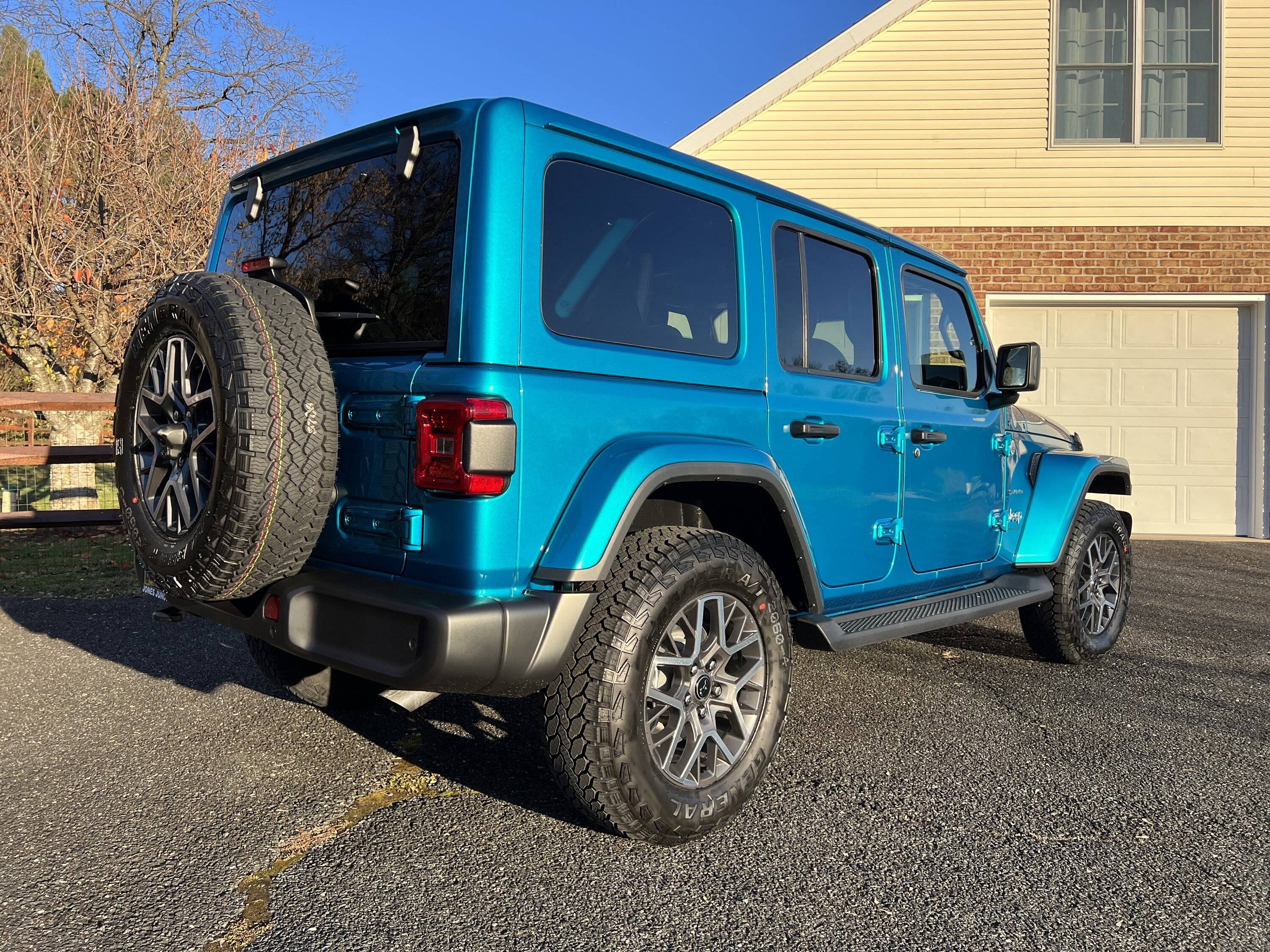 Jeep Wrangler JL 2024 Bikini Order Room IMG_6959