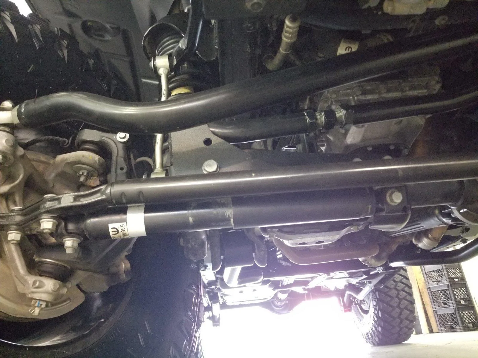 Jeep Wrangler JL JLU Fox Steering Stabilizer Issue? stock stabilizer